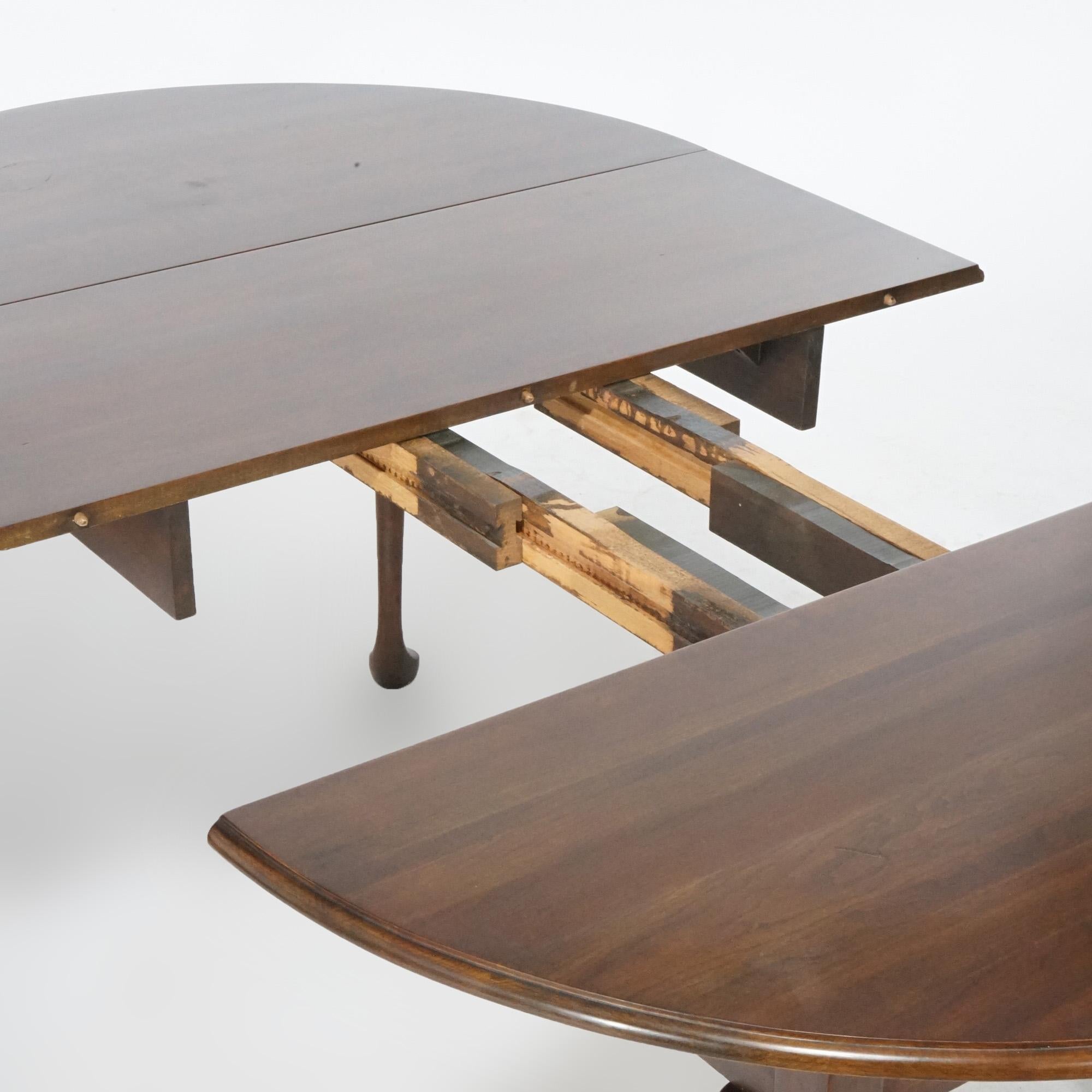 Queen Anne Style Cherry Extension Breakfast Table with Two Leaves 20th Century For Sale 1