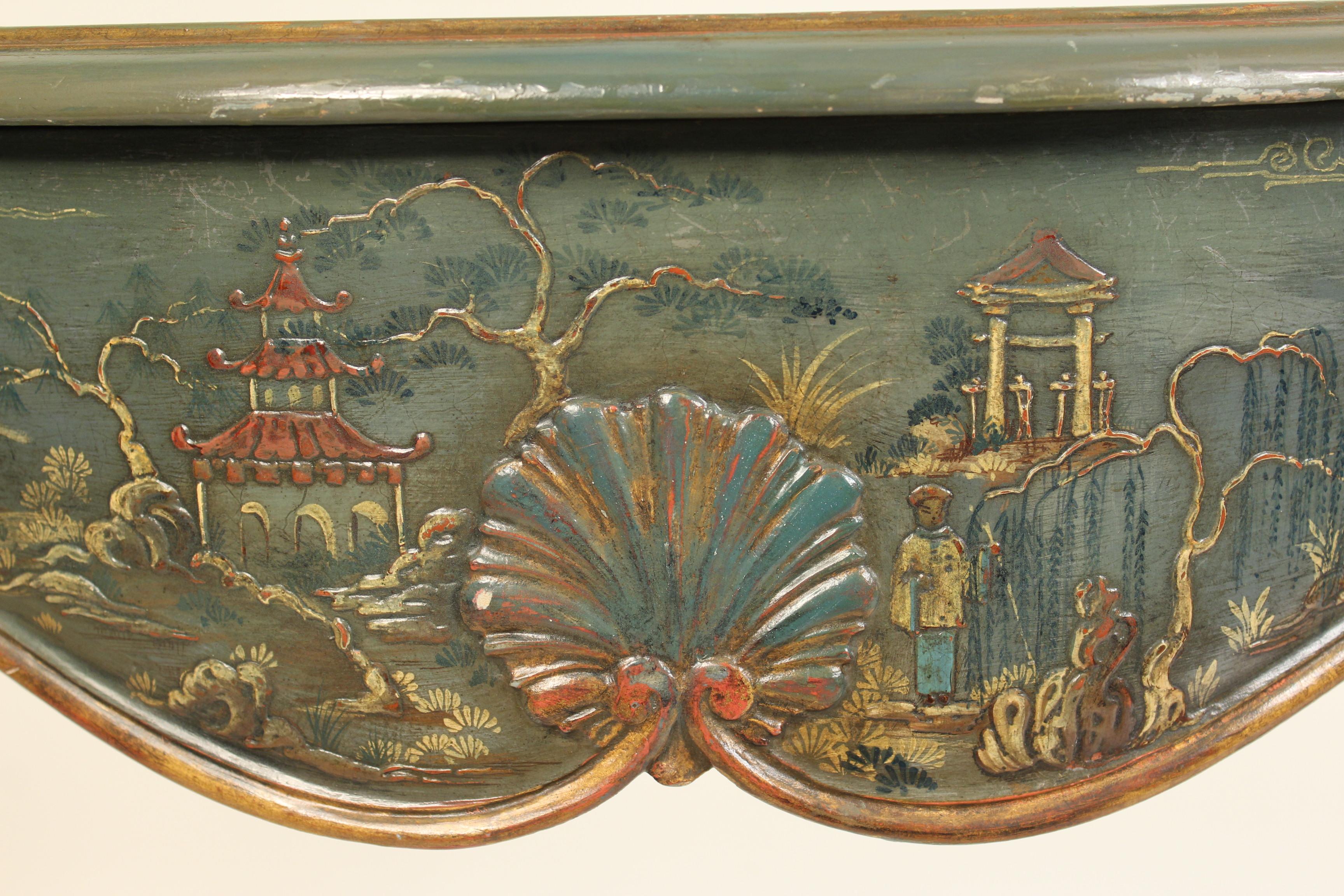 Console et miroir décorés de chinoiseries de style Queen Anne en vente 5