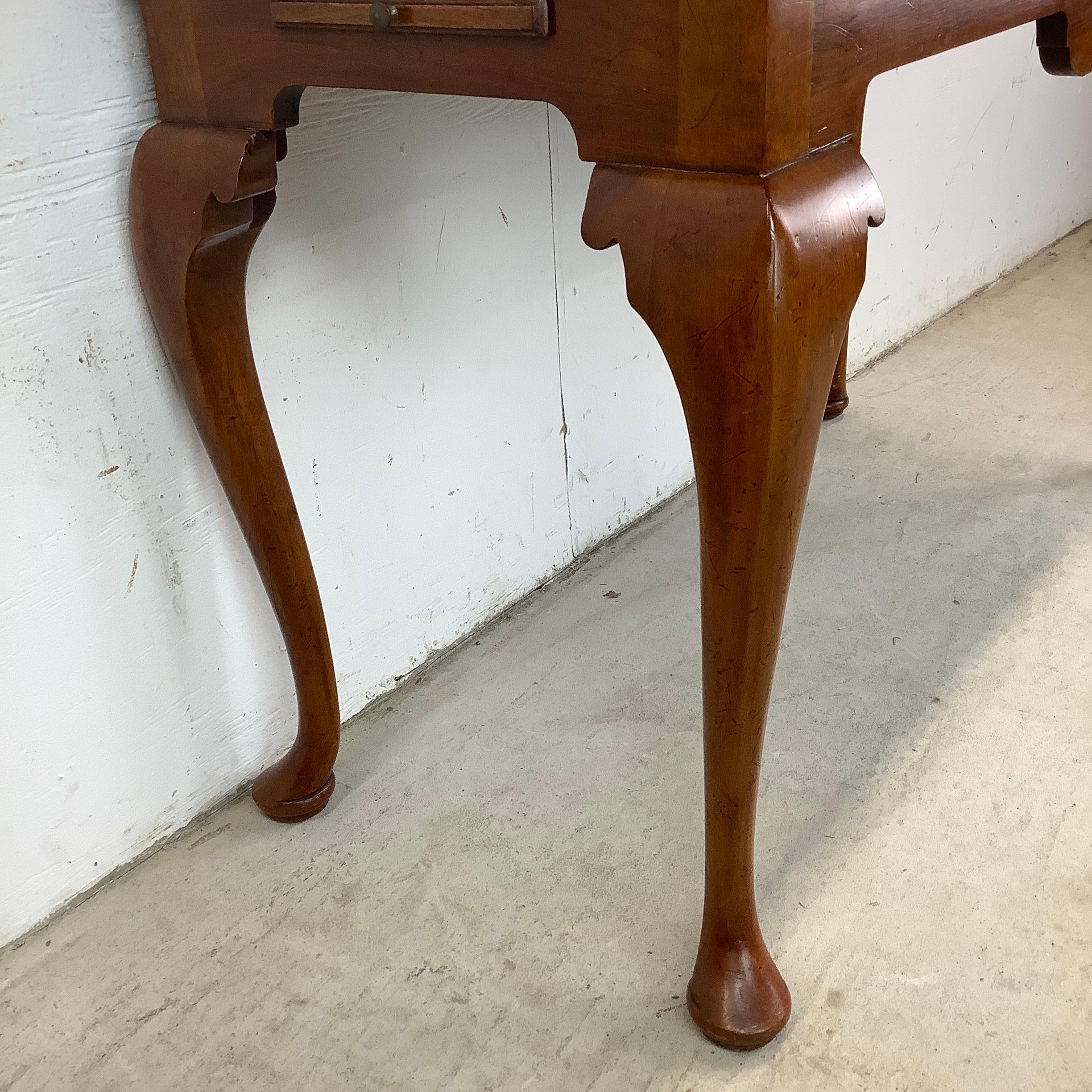 Queen Anne Style Console Table after Ethan Allen For Sale 13