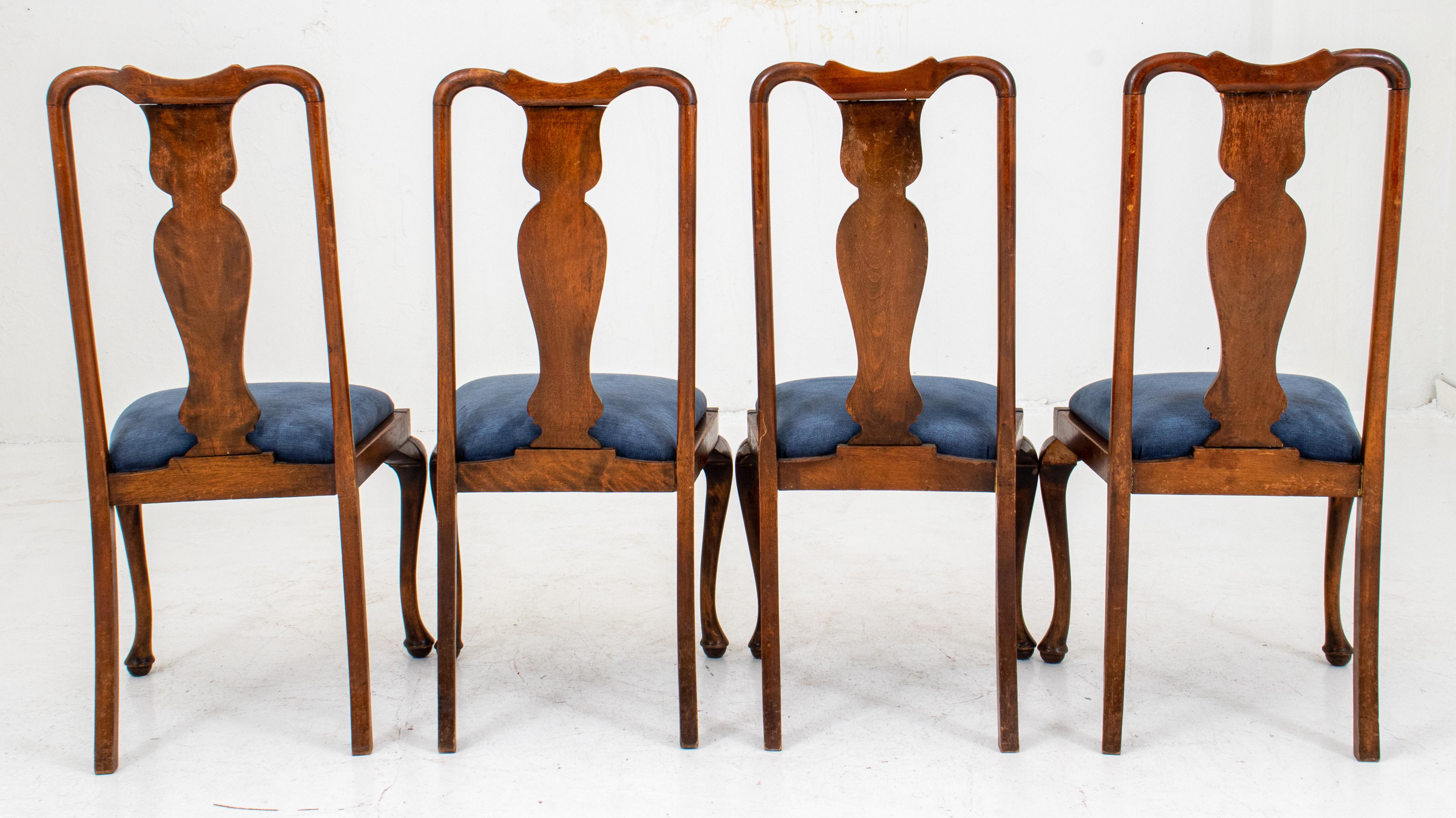 Queen Anne Style Dining Chairs, 4 In Good Condition In New York, NY