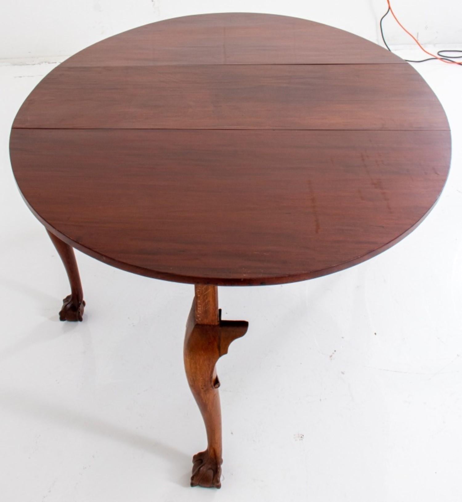 Queen Anne Style Drop-Leaf Dining / Sofa Table In Good Condition For Sale In New York, NY