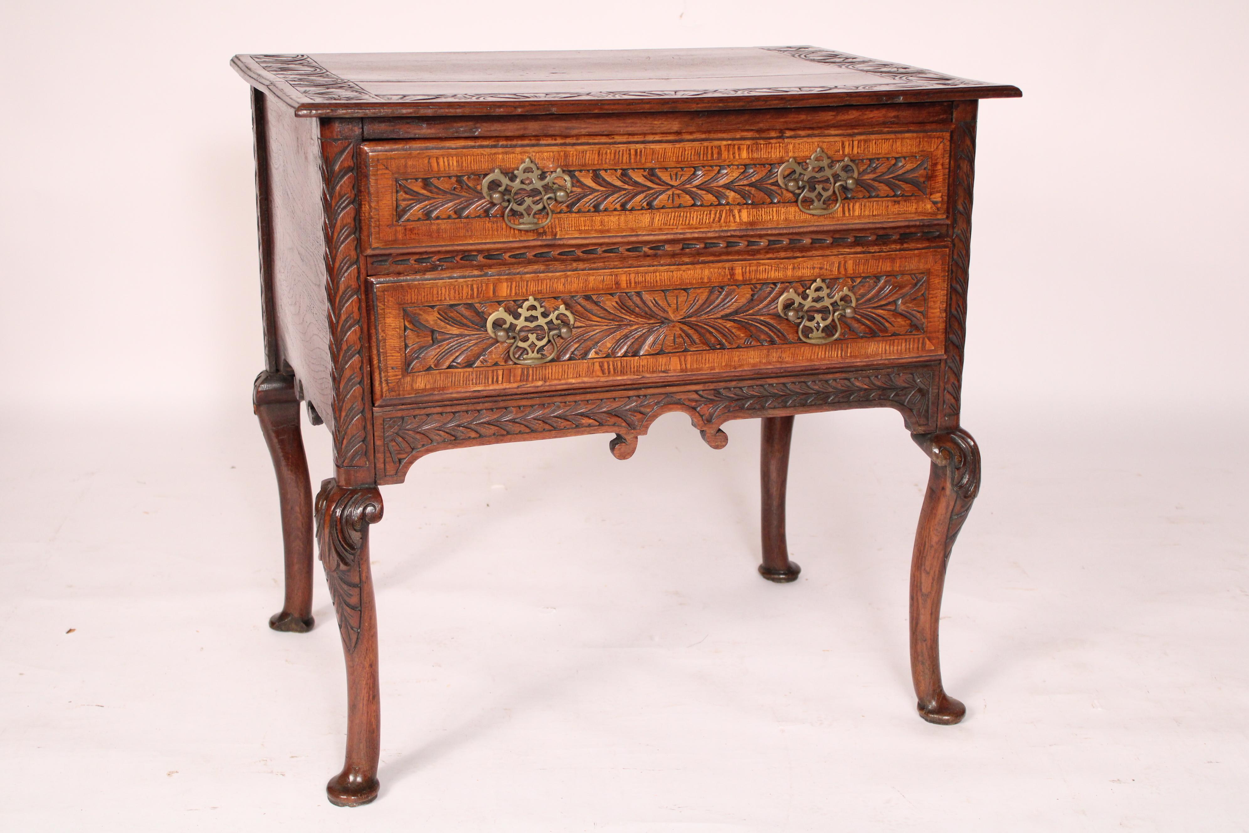 Lowboy Inglés de Roble Estilo Queen Anne en Bueno estado para la venta en Laguna Beach, CA