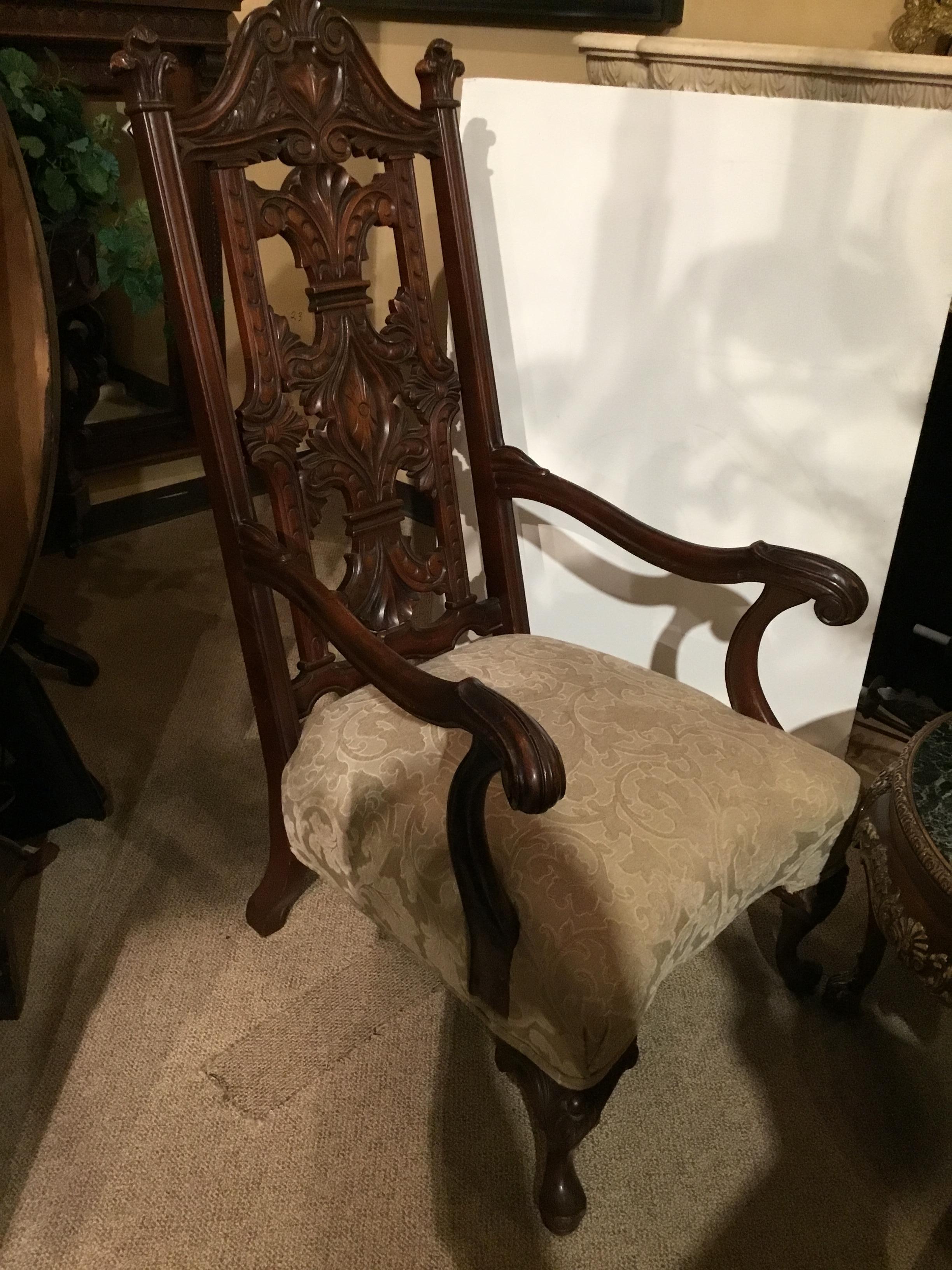 Queen Anne Style High Back Walnut Carved Chair In Good Condition For Sale In Houston, TX