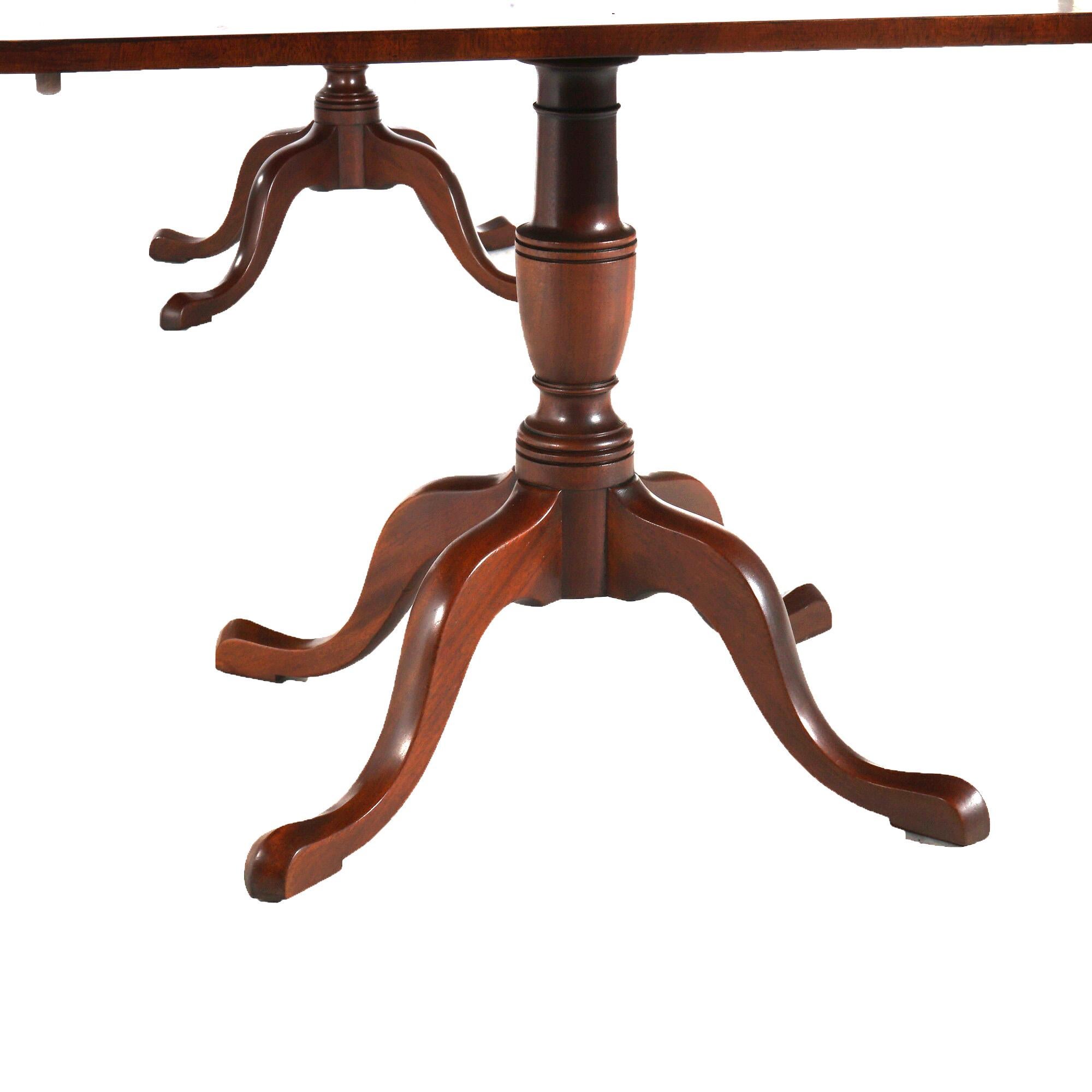 Table à double piédestal de salle à manger en acajou de style Queen Anne, 20e siècle Bon état - En vente à Big Flats, NY