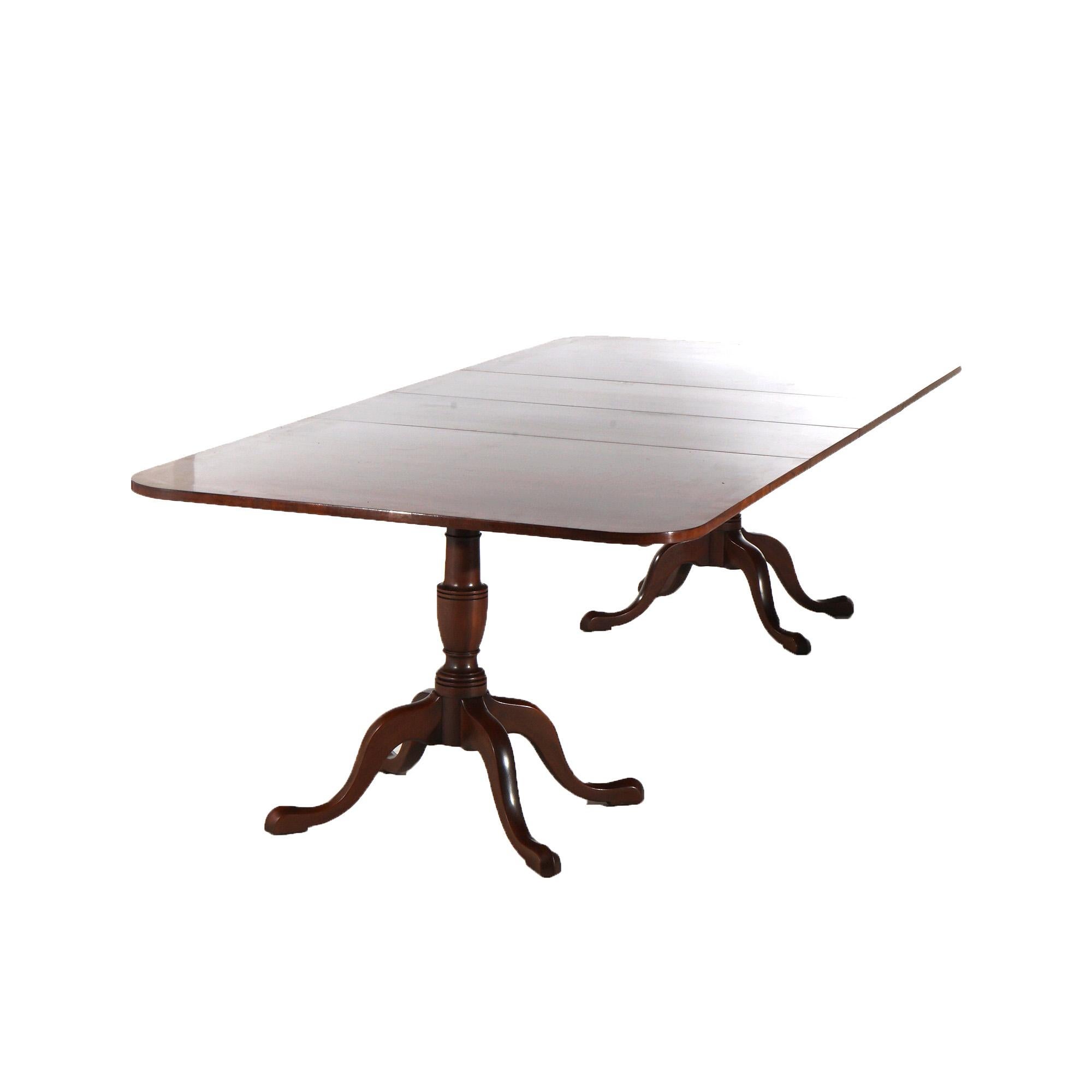 Table à double piédestal de salle à manger en acajou de style Queen Anne, 20e siècle en vente 1