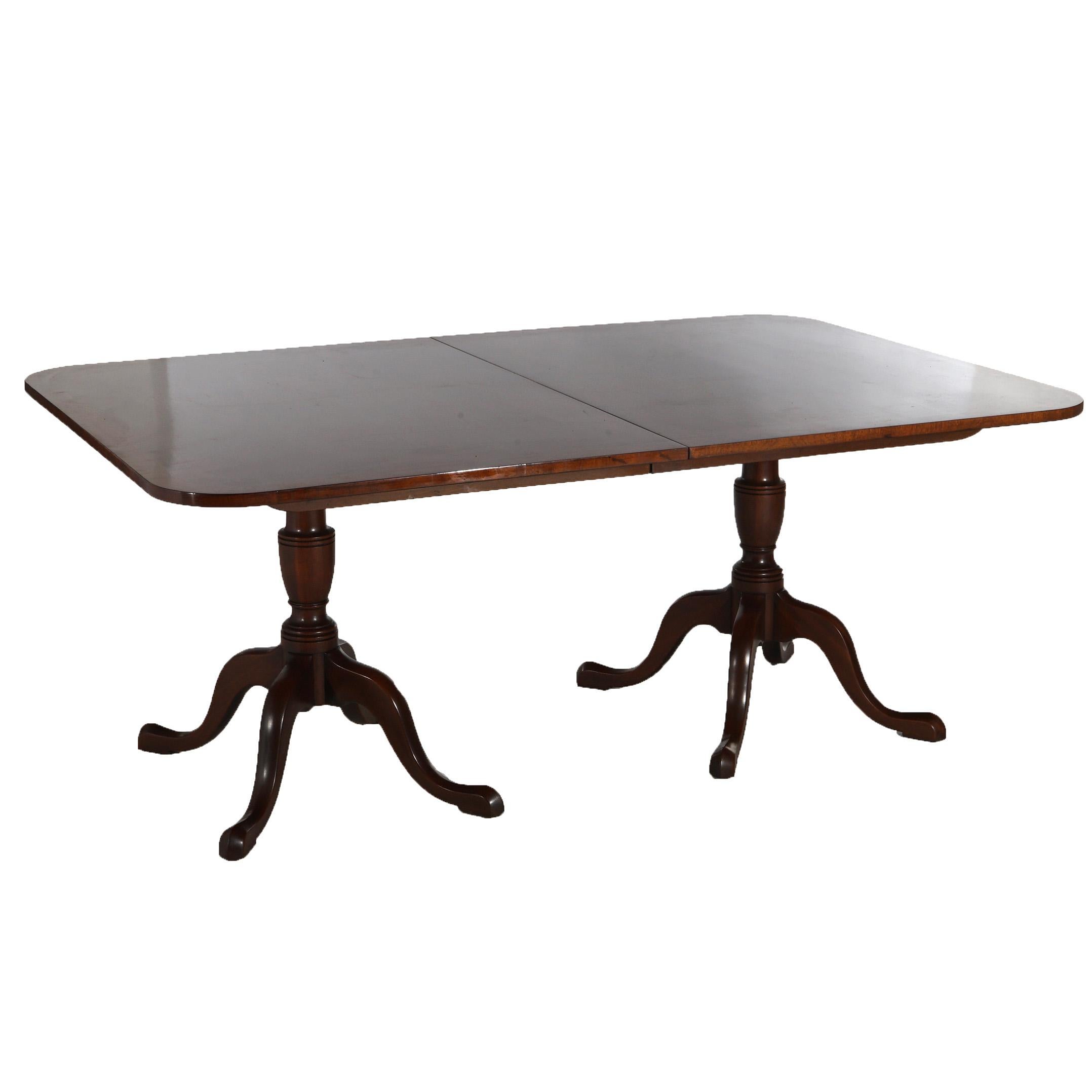 Table à double piédestal de salle à manger en acajou de style Queen Anne, 20e siècle en vente 3