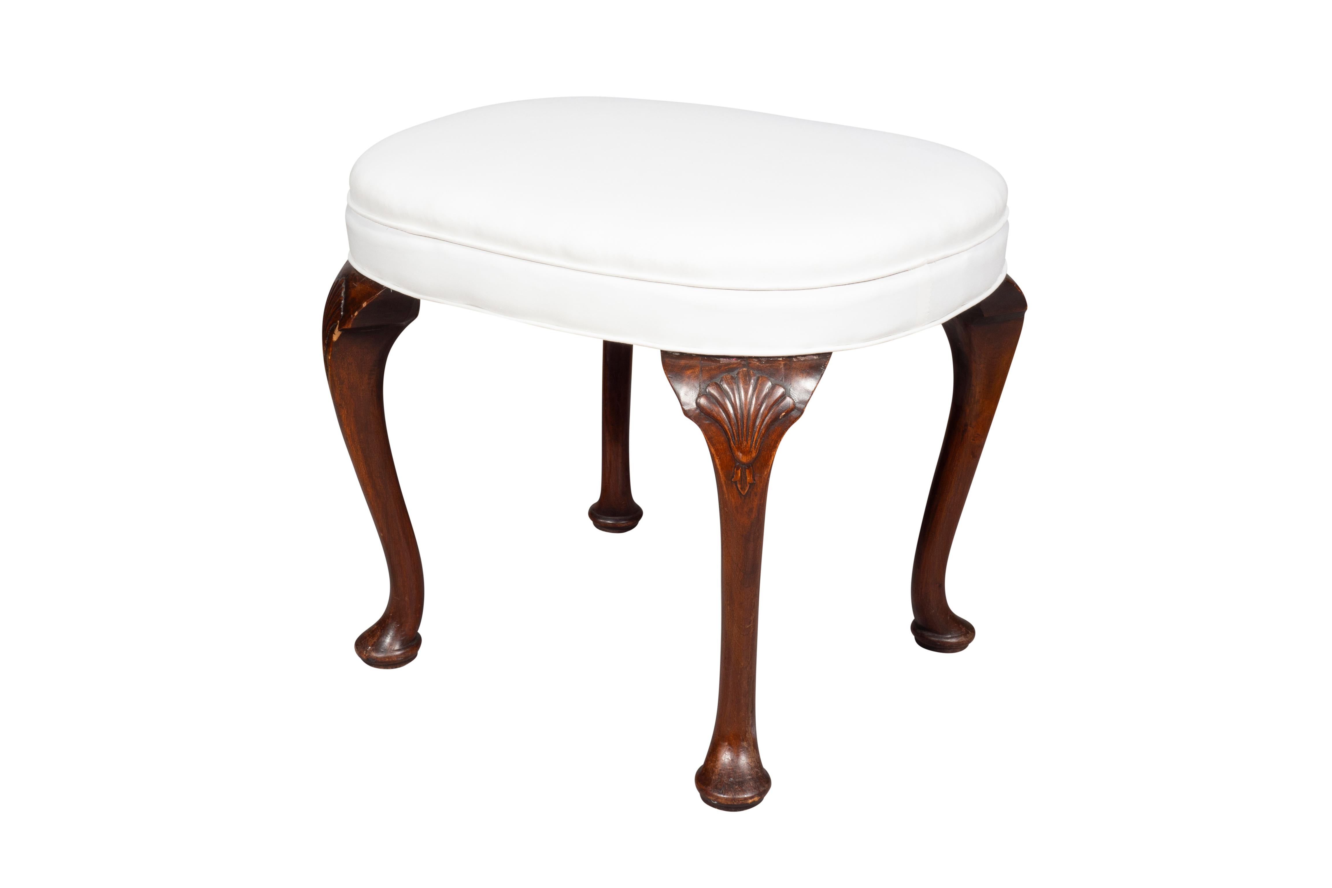 Queen Anne Style Mahogany Bench In Good Condition In Essex, MA