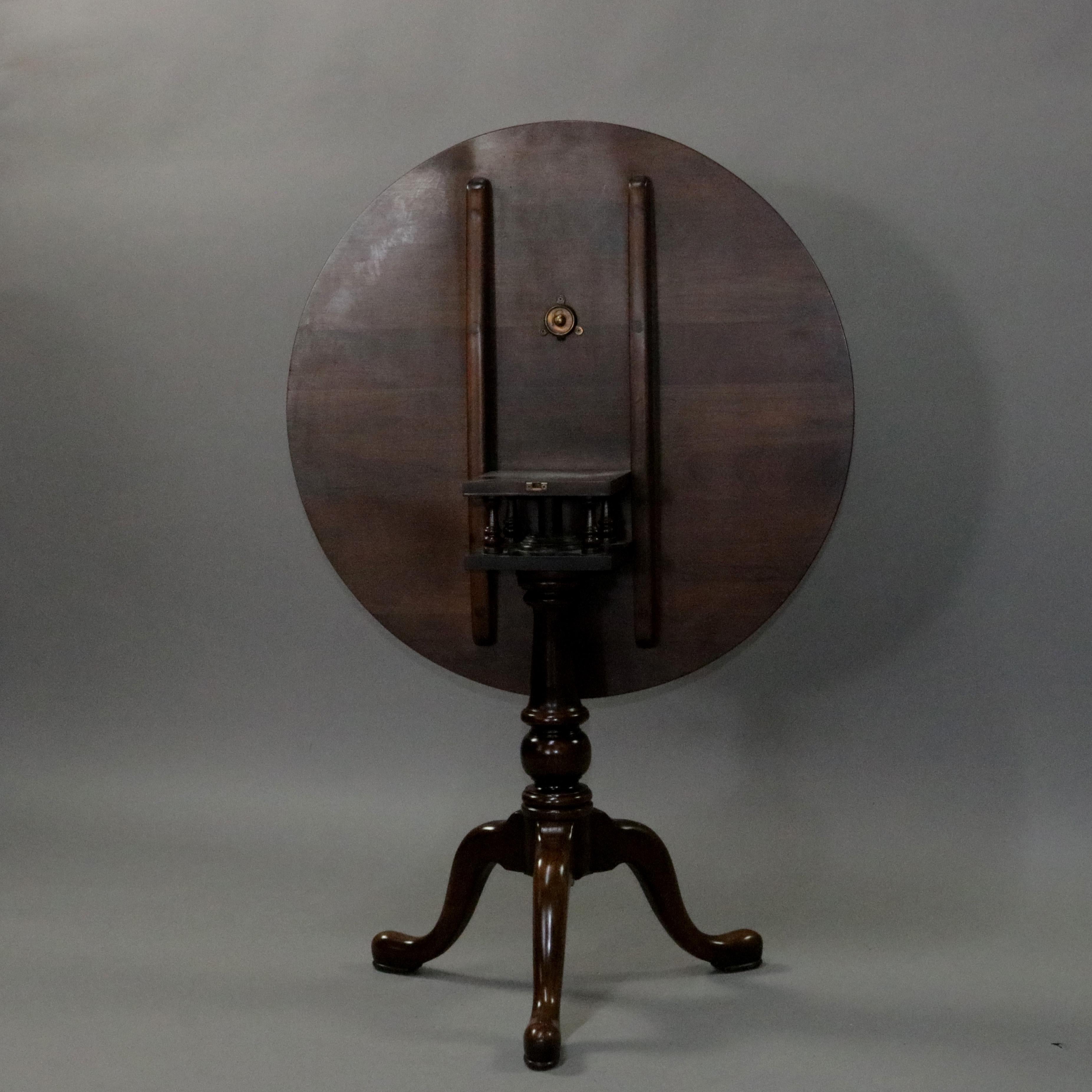 American Queen Anne Style Mahogany Birdcage Tilt Top Table, 20th Century