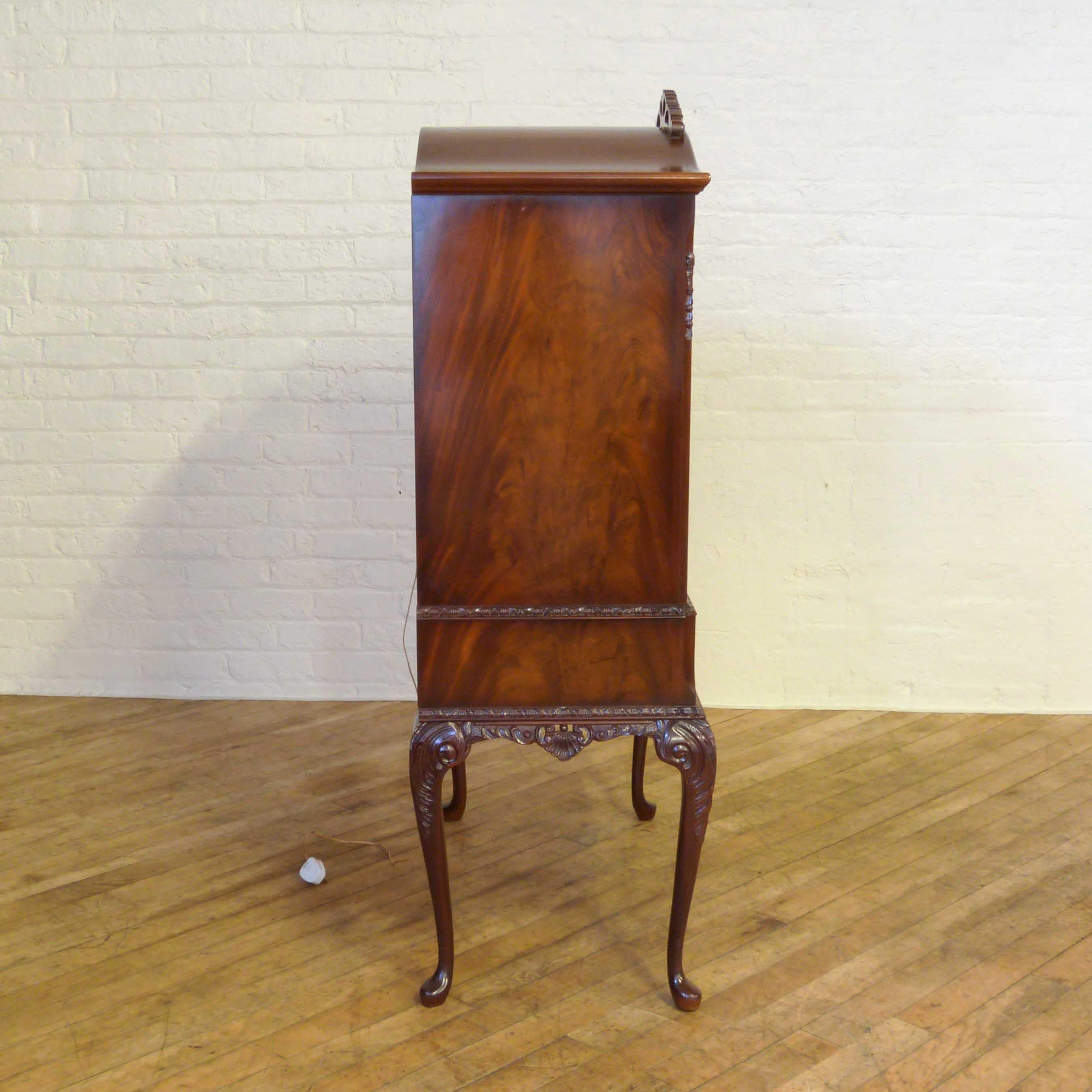 Queen Anne Style Mahogany Cocktail Cabinet 7