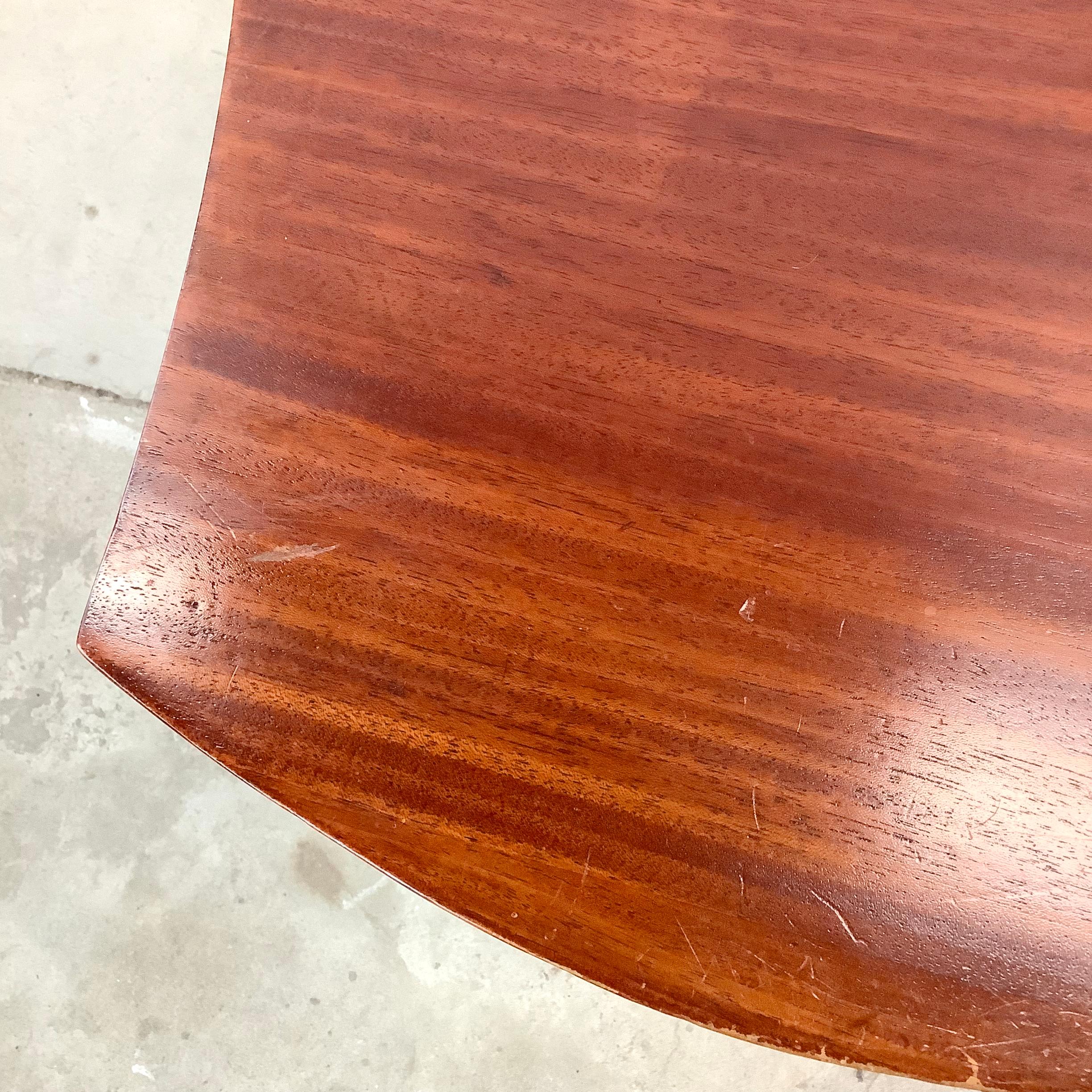 Queen Anne Style Mahogany Partners Desk in vendita 2