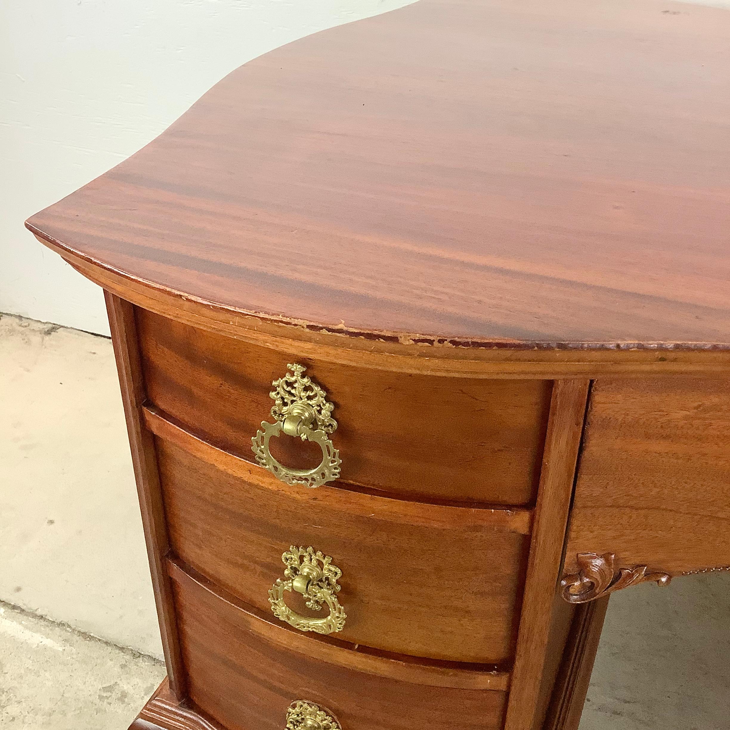 Queen Anne Style Mahogany Partners Desk in vendita 5