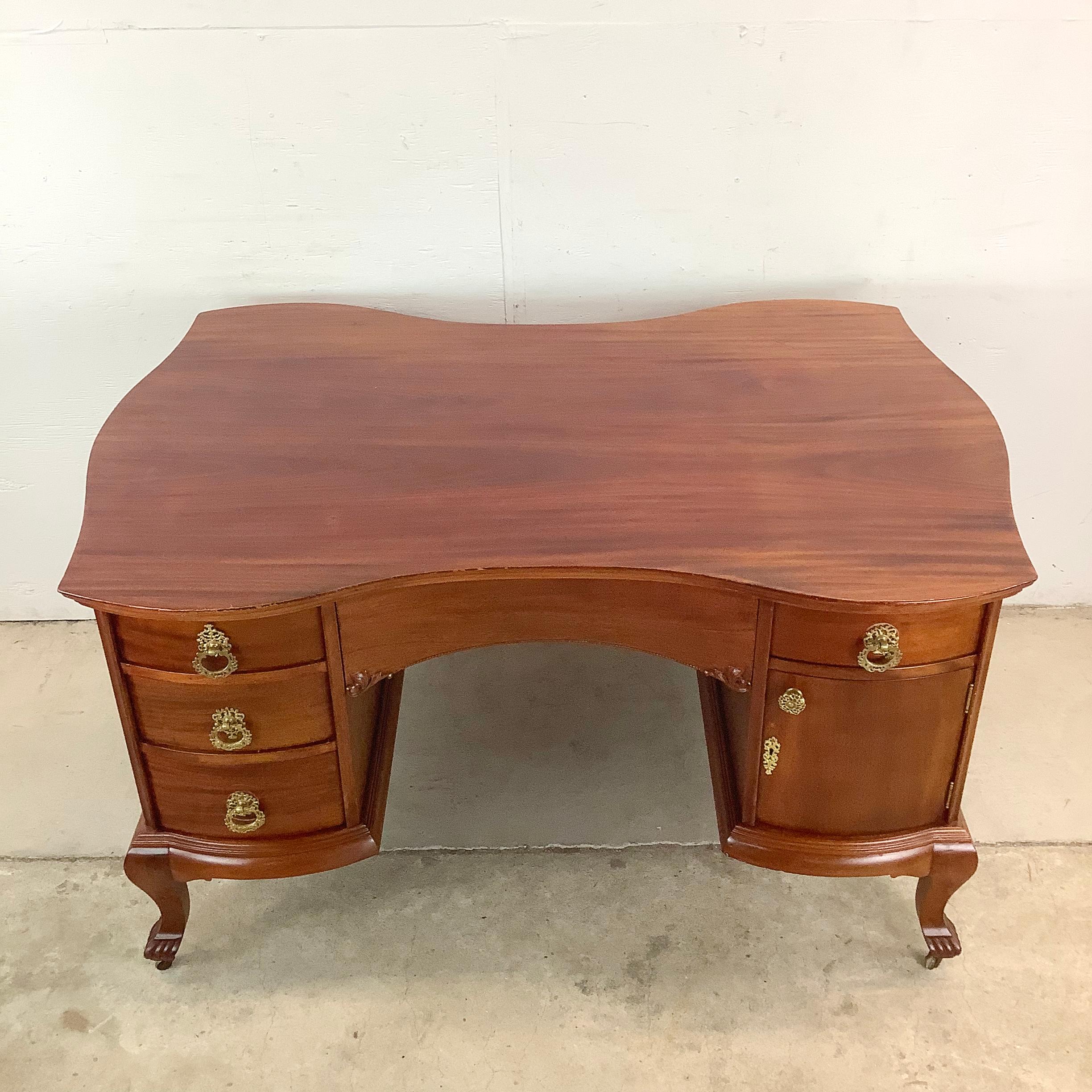 Queen Anne Style Mahogany Partners Desk in vendita 8