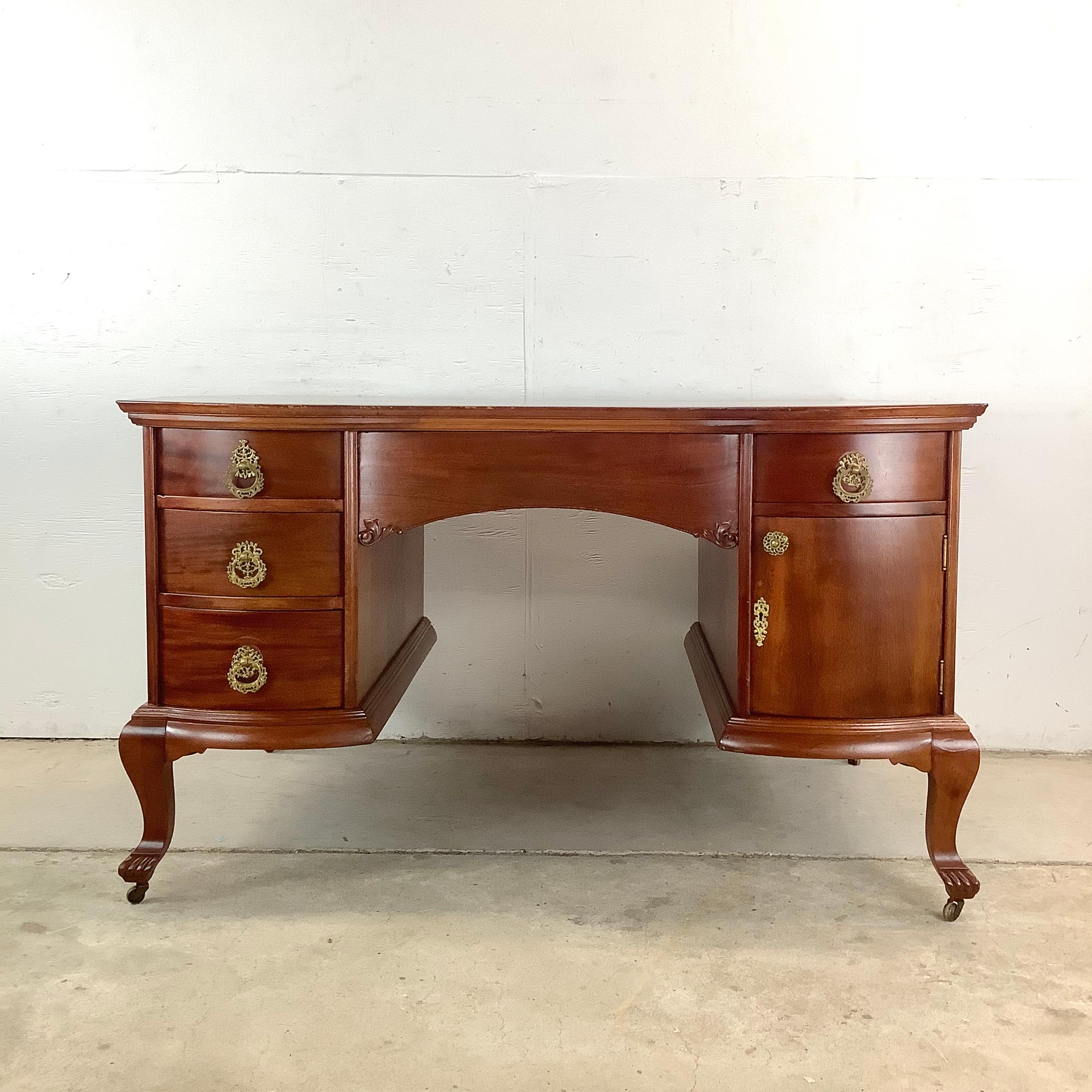 Queen Anne Style Mahogany Partners Desk in vendita 9