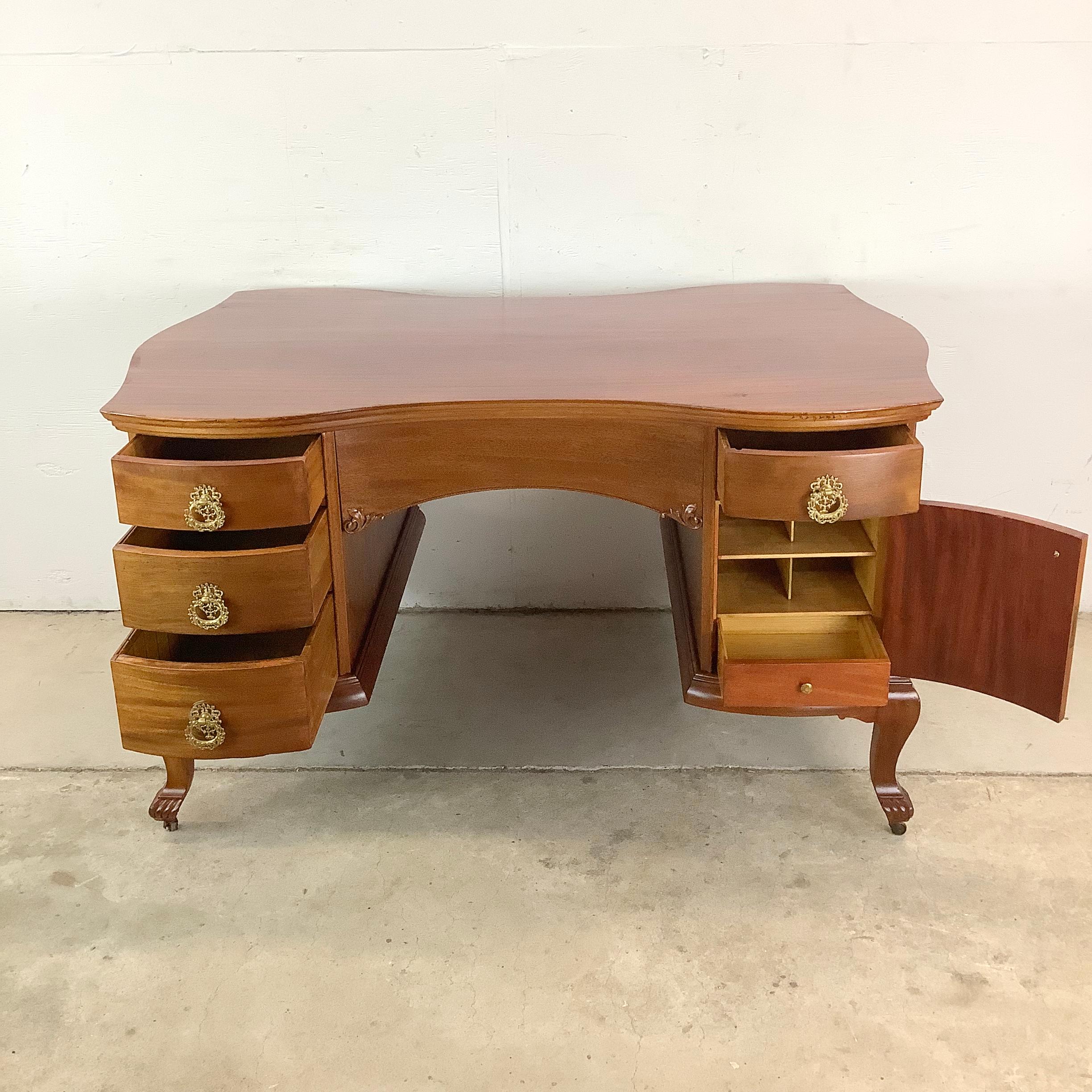 Regina Anna Queen Anne Style Mahogany Partners Desk in vendita
