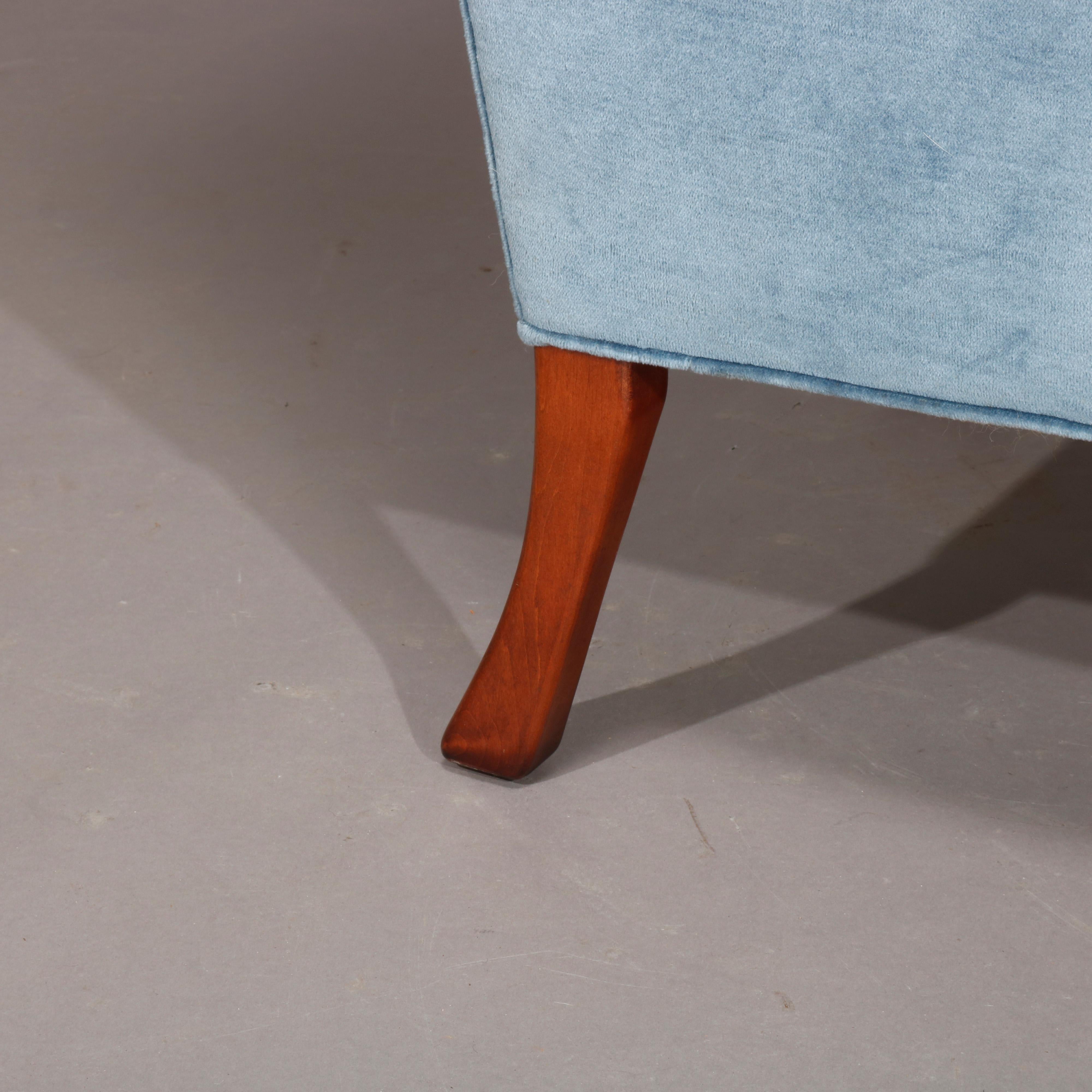 Chaise à oreilles tapissée de style Queen Anne en acajou par Laine:: 20e siècle 2