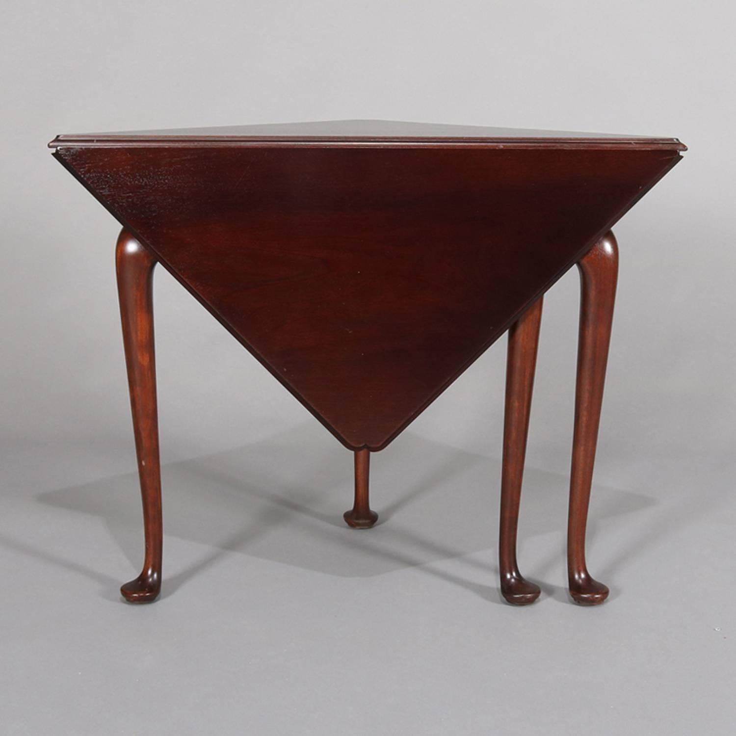 Queen Anne Style Mahogany Williamsburg Colonial Napkin Table by Kittinger In Good Condition In Big Flats, NY