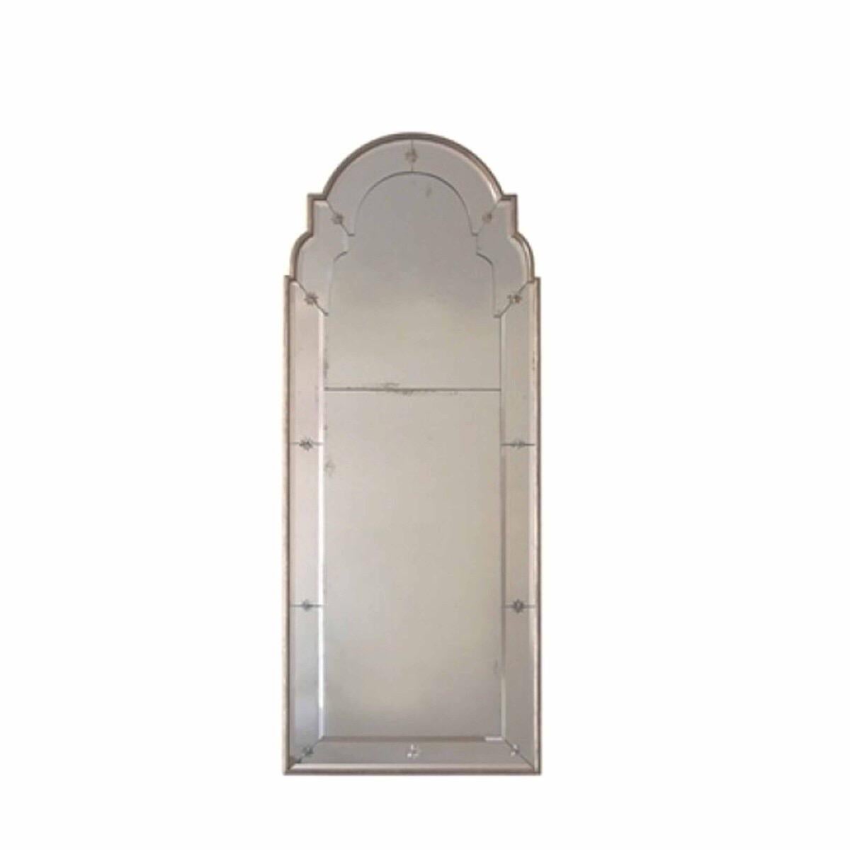 Queen Anne style wall mirror with antiqued border mirror around a center mirror. Featuring an antiqued leaf frame with antiqued mirrors. Made by Dennis & Leen. USA, circa 1990.

Dimensions: 48 inches H x 27 inches W.