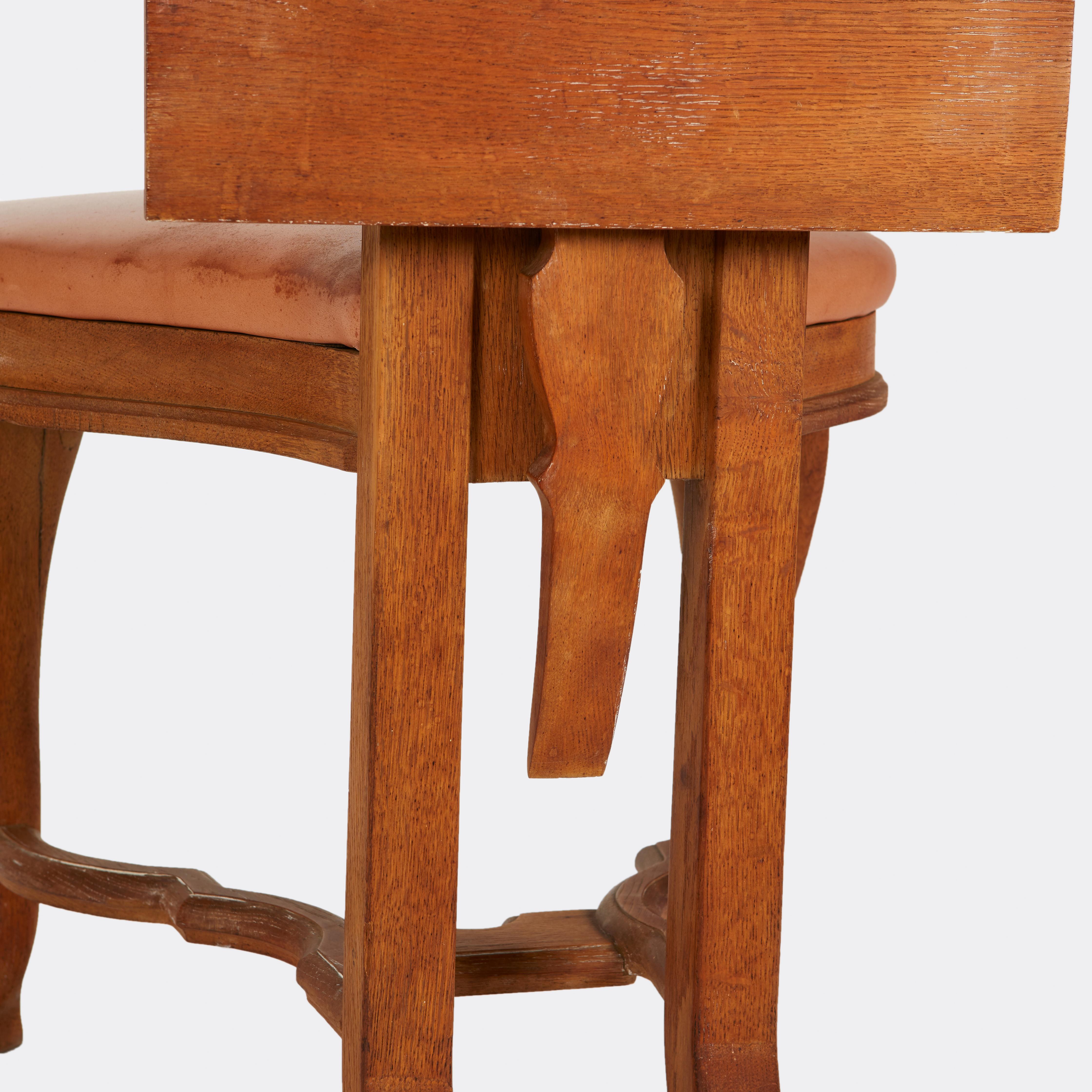 20ième siècle Chaise à musique en cuir Oak Upholstering de style Queen Anne en vente