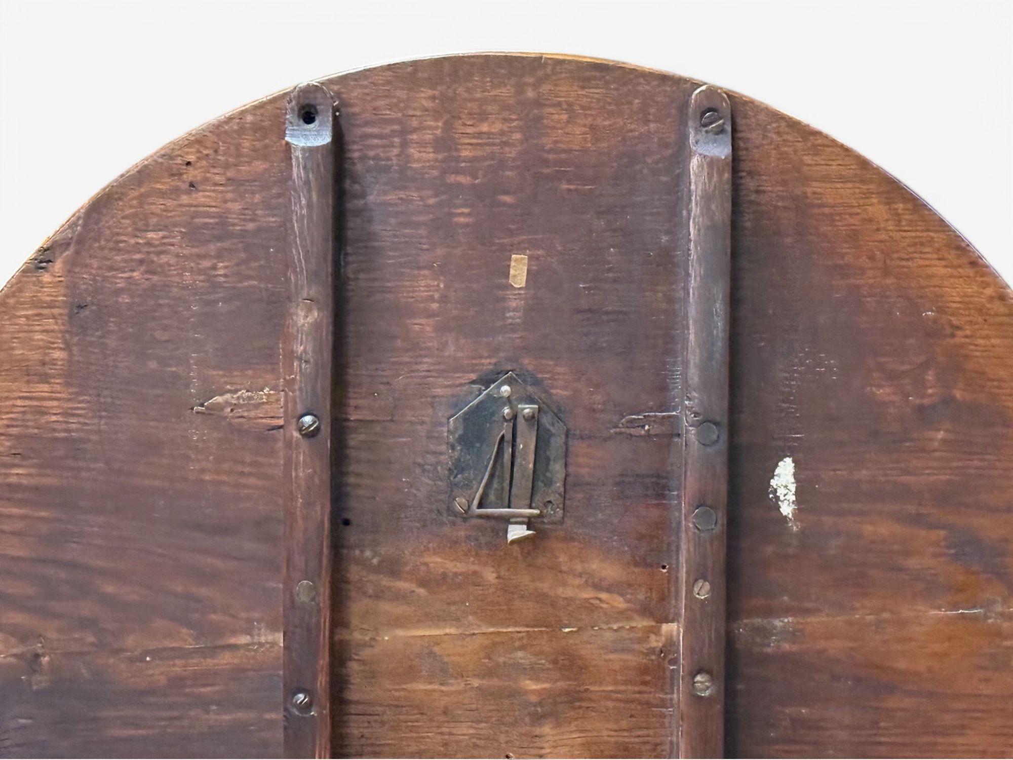 Table d'appoint de style Queen Anne, en Oak, à plateau basculant, USA, 19e C. en vente 3