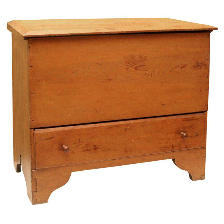 Queen Anne Style Onedrawer Blanket Chest For Sale at 1stdibs