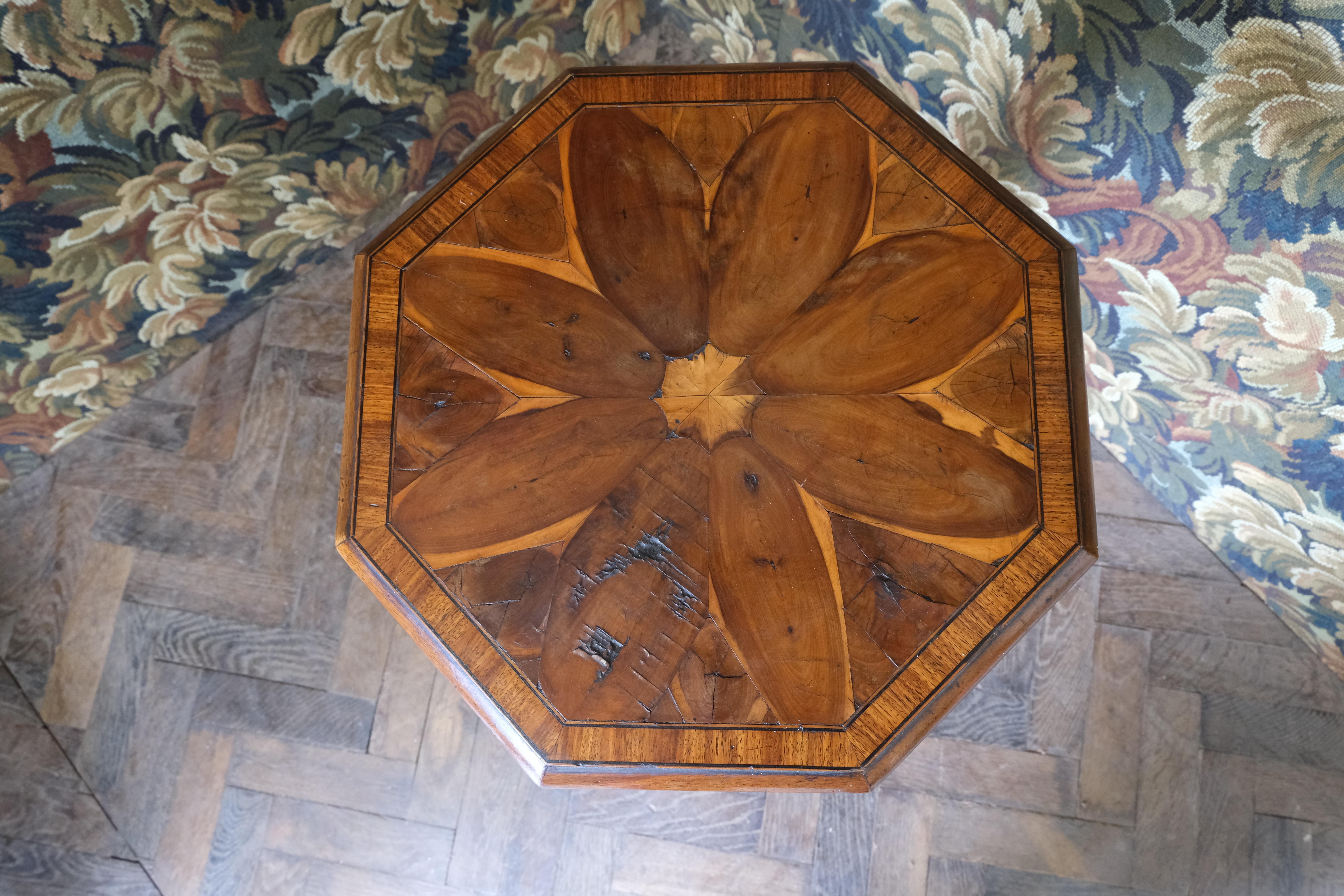 Mid-19th Century Queen Anne style oyster tripod table For Sale