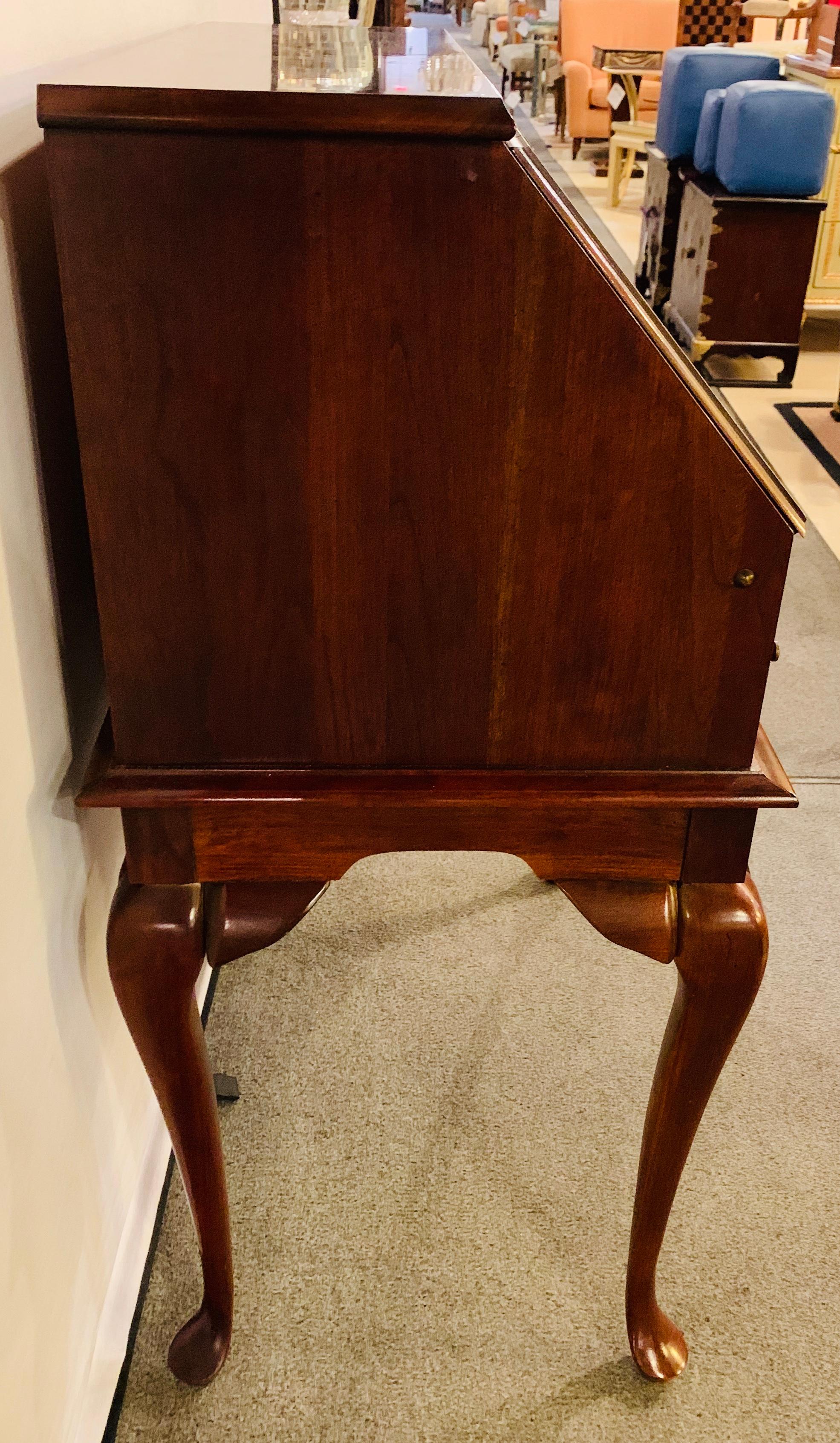 American Queen Anne Style Slant Front Desk in the Manner of Baker
