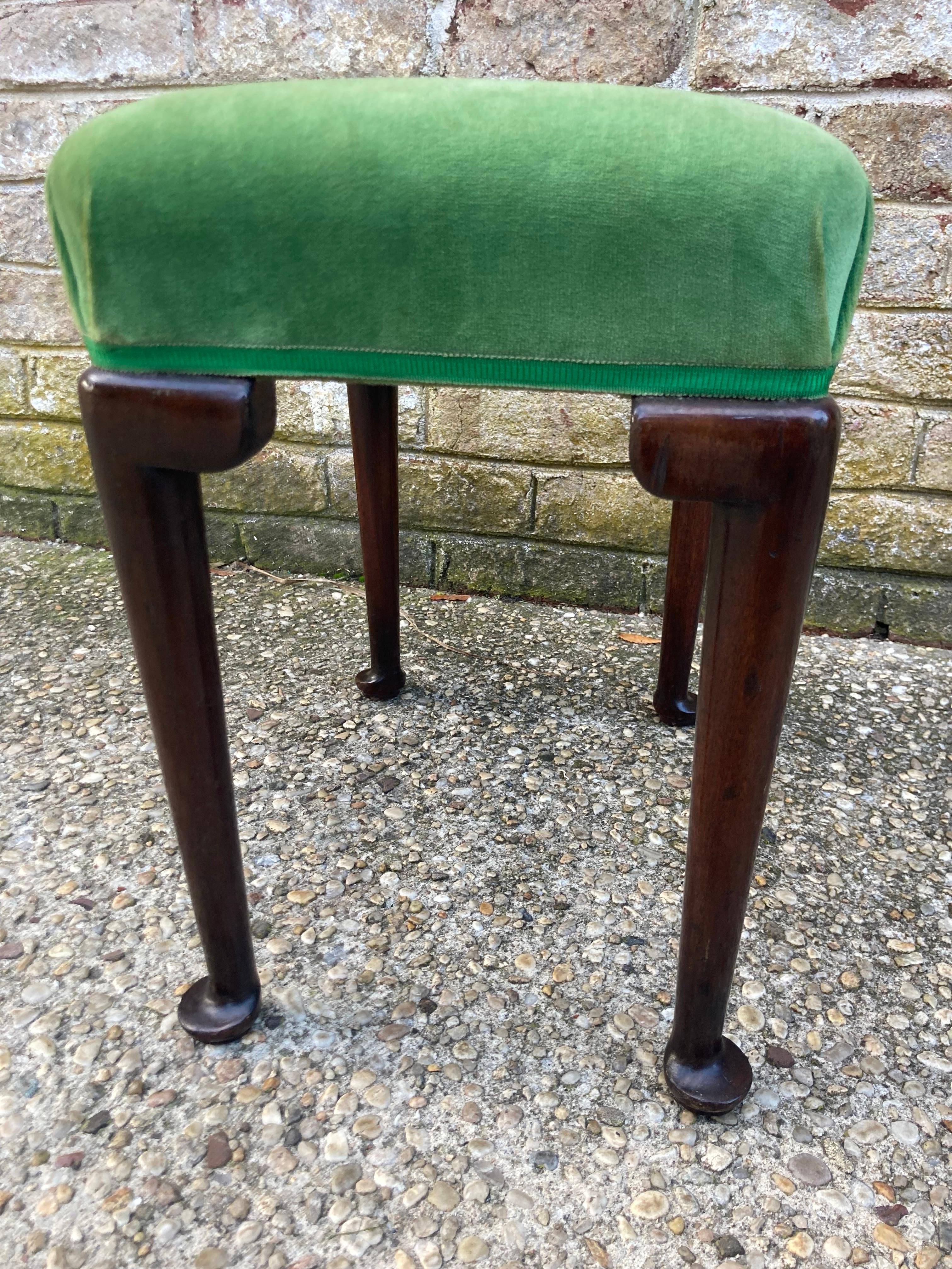 Walnut Queen Anne Style Stool For Sale