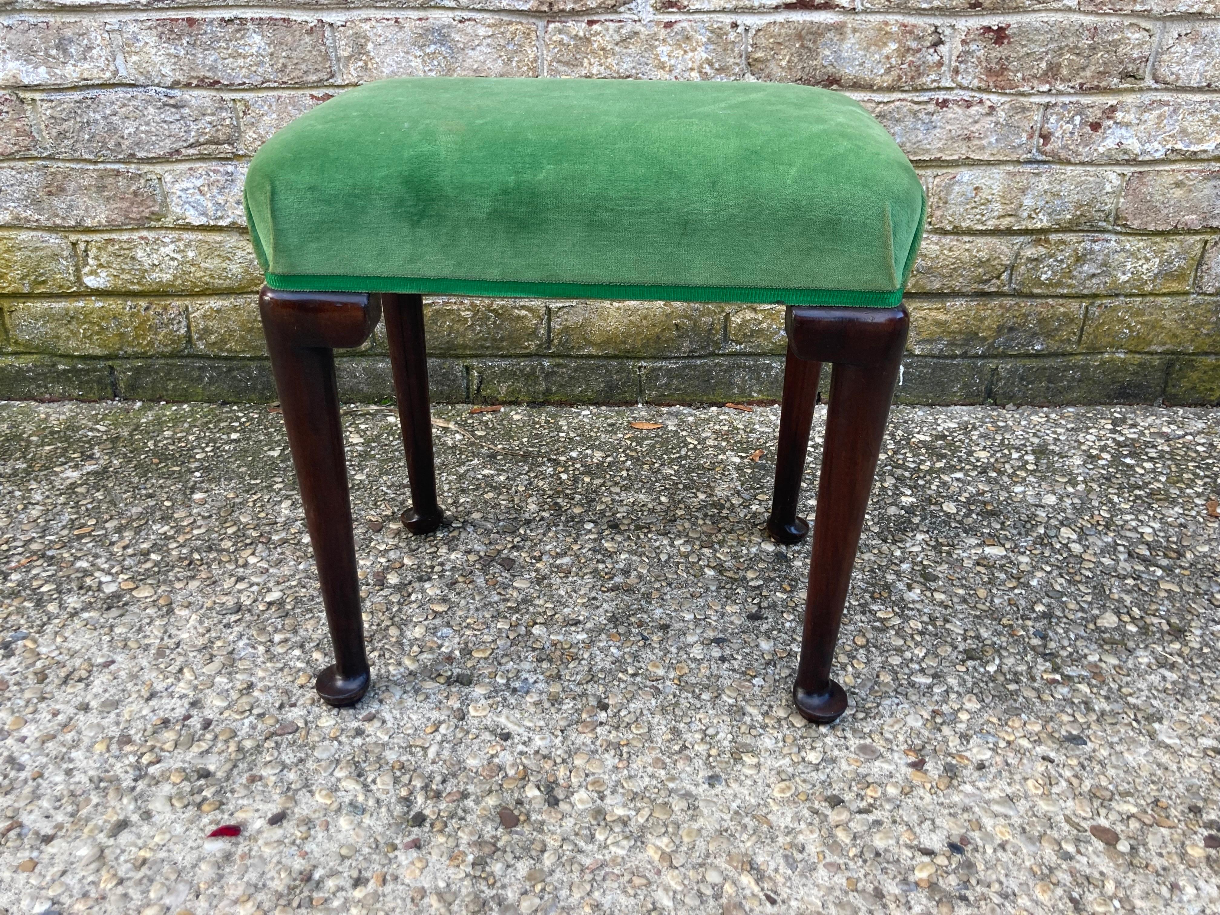 Queen Anne Style Stool For Sale 1