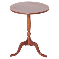 Queen Anne Style Tripod Round Tea or Side Table