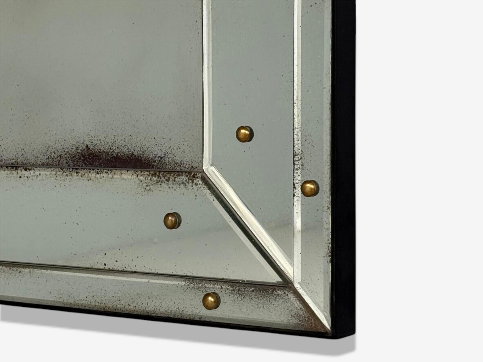 Estilo Queen Anne, Espejos de pared venecianos, Cristal biselado envejecido, Parte superior en forma de cúpula 3