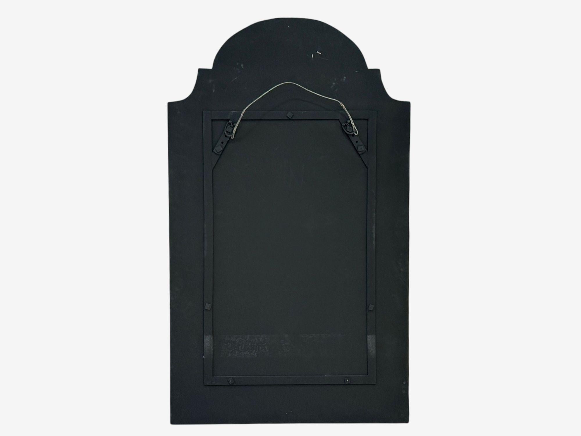 Estilo Queen Anne, Espejos de pared venecianos, Cristal biselado envejecido, Parte superior en forma de cúpula en venta 5