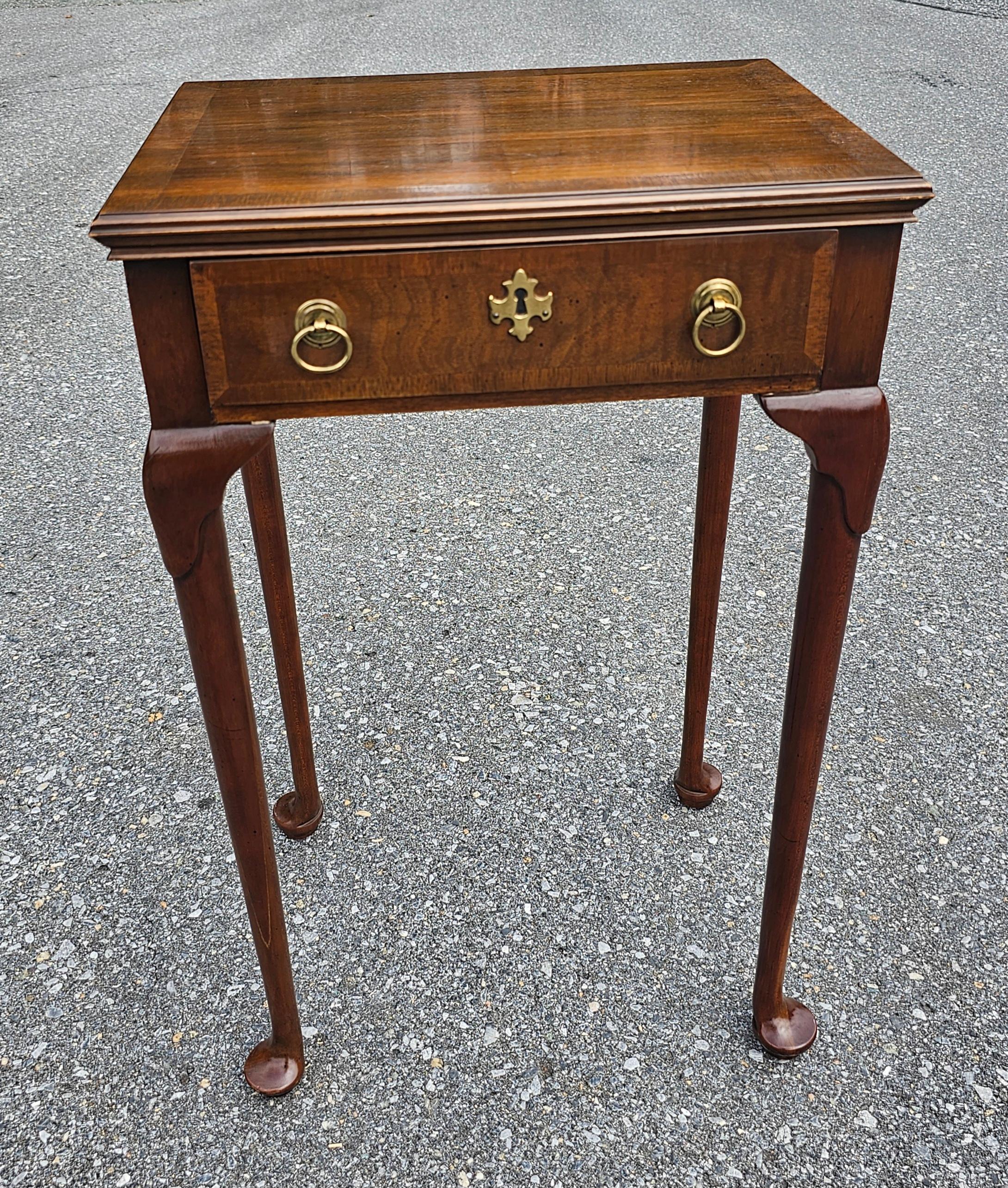 Queen Anne Style Walnut Banded Top Side Table For Sale 1