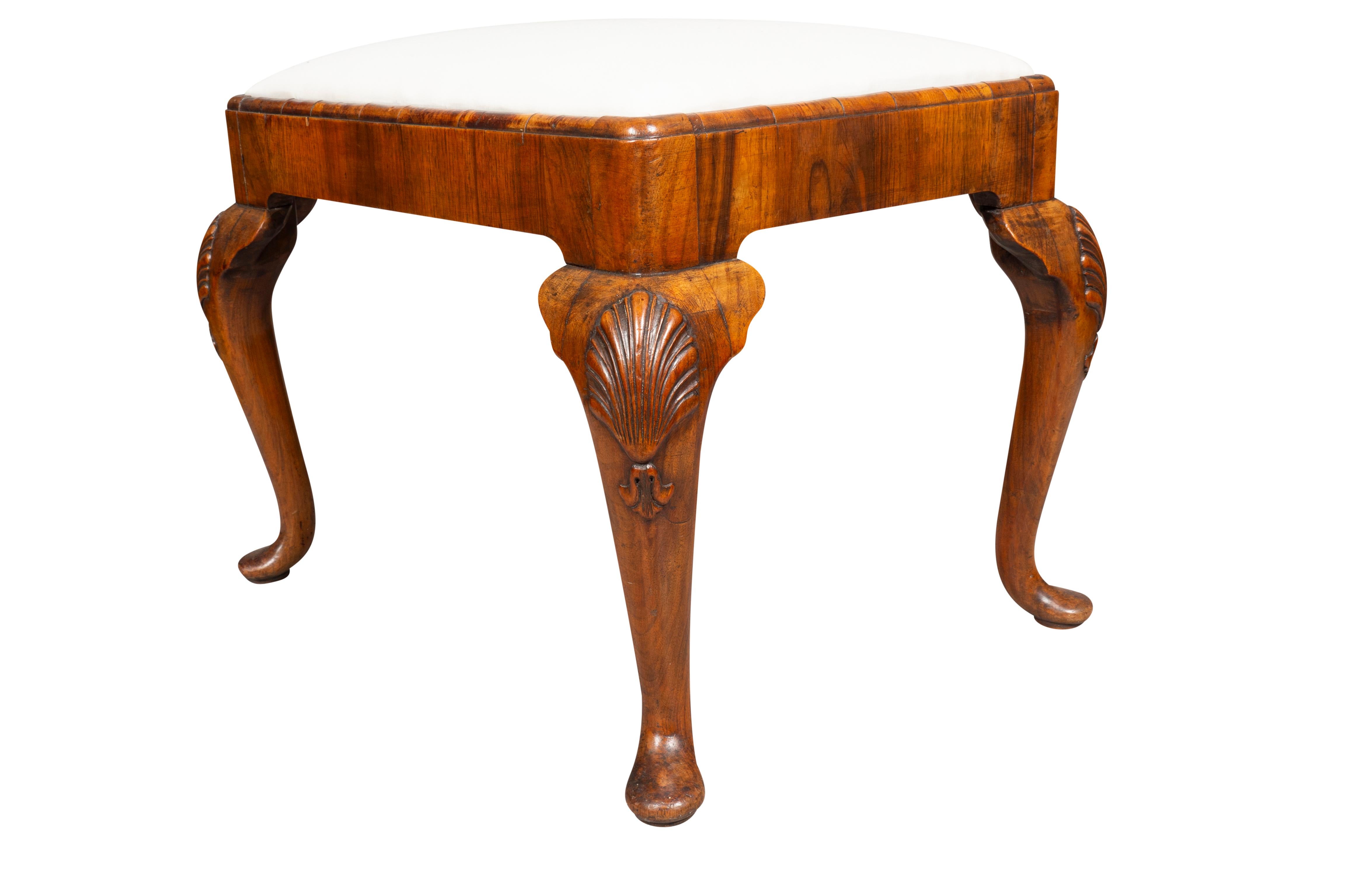 Queen Anne Style Walnut Bench For Sale 2