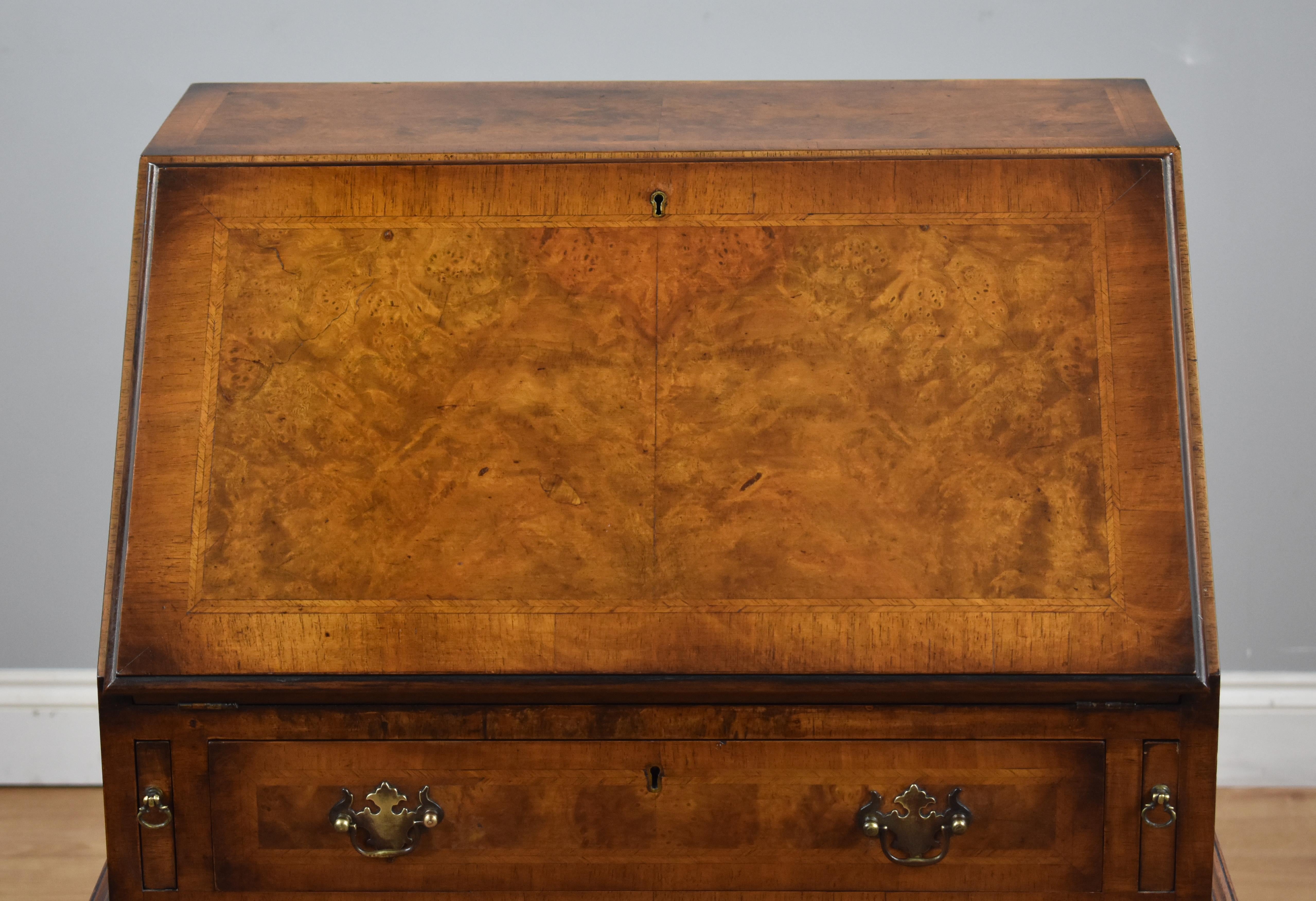 Queen Anne Style Walnut Bureau In Good Condition In Chelmsford, Essex