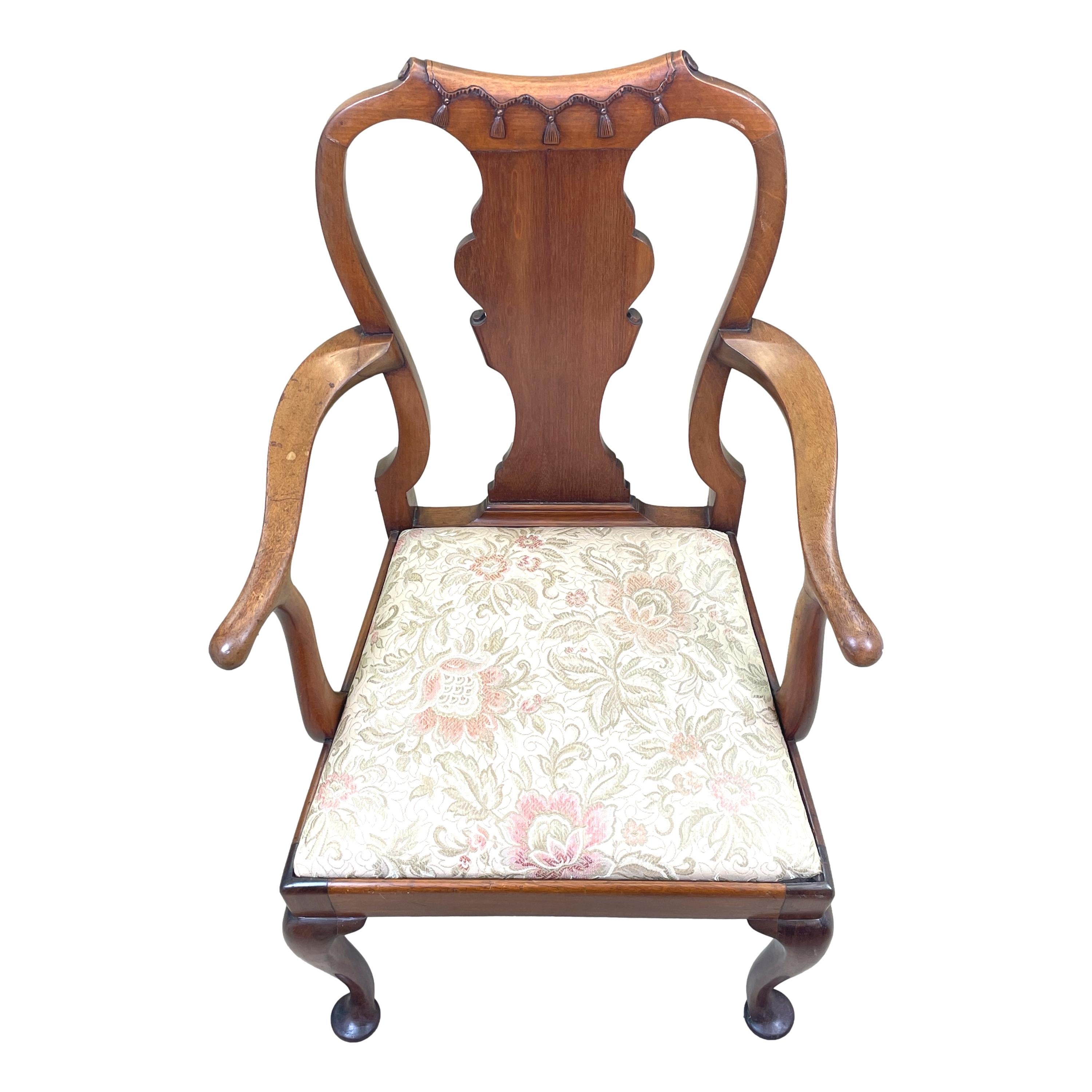 Queen Anne Style Walnut Childs Chair For Sale 1