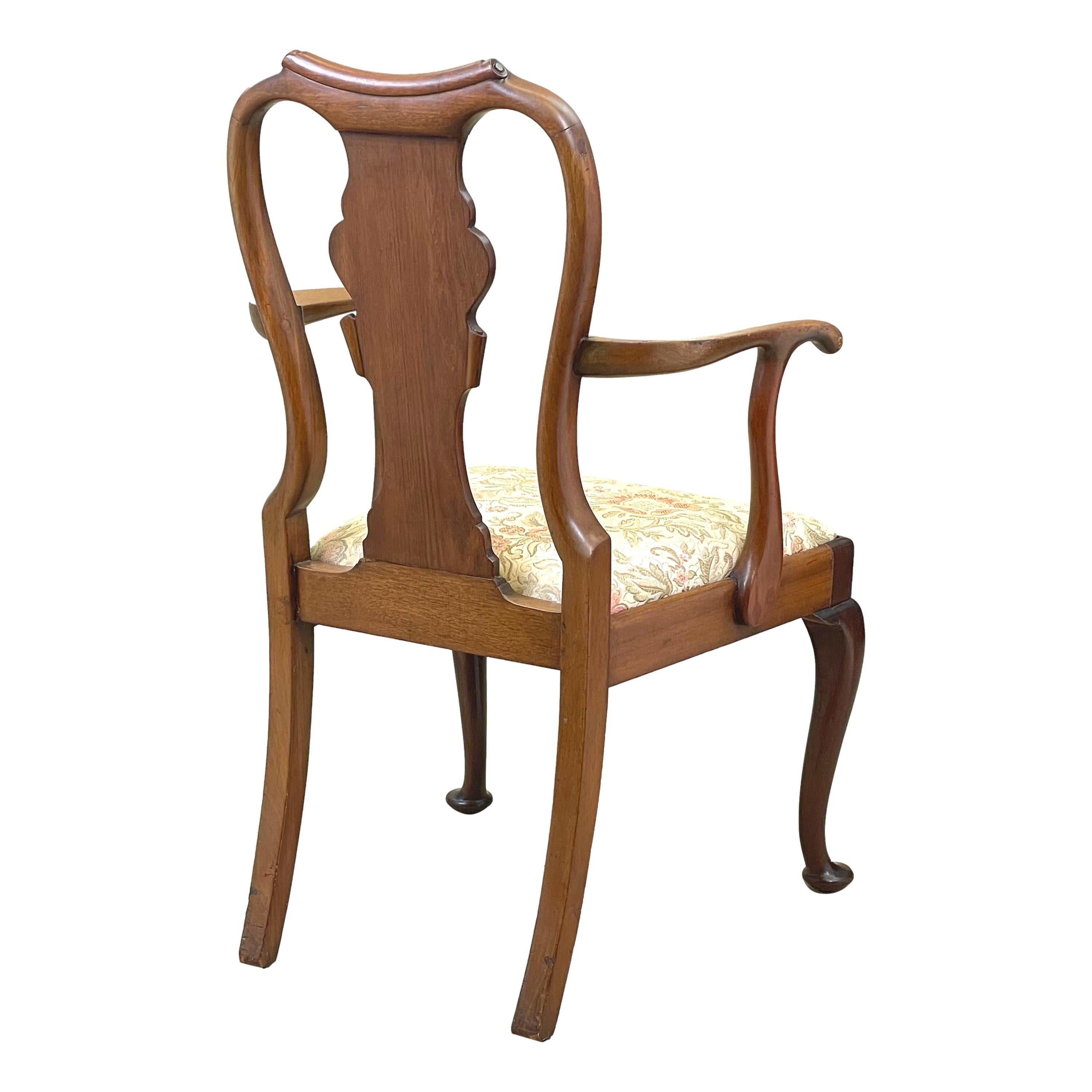 Queen Anne Style Walnut Childs Chair For Sale 2