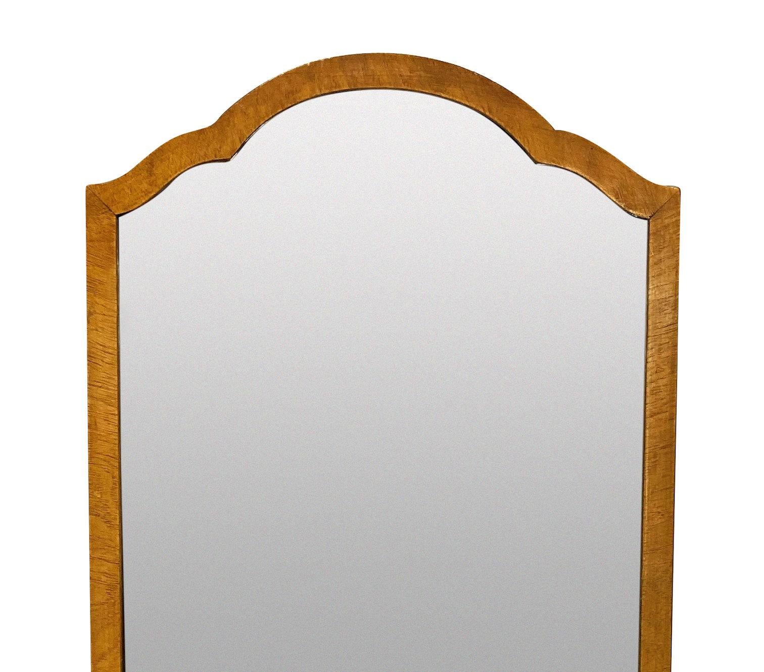 Mid-20th Century Queen Anne Style Walnut Dressing Mirror For Sale