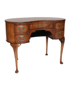 Tocador de riñón de nogal estilo Queen Anne Circa años 30