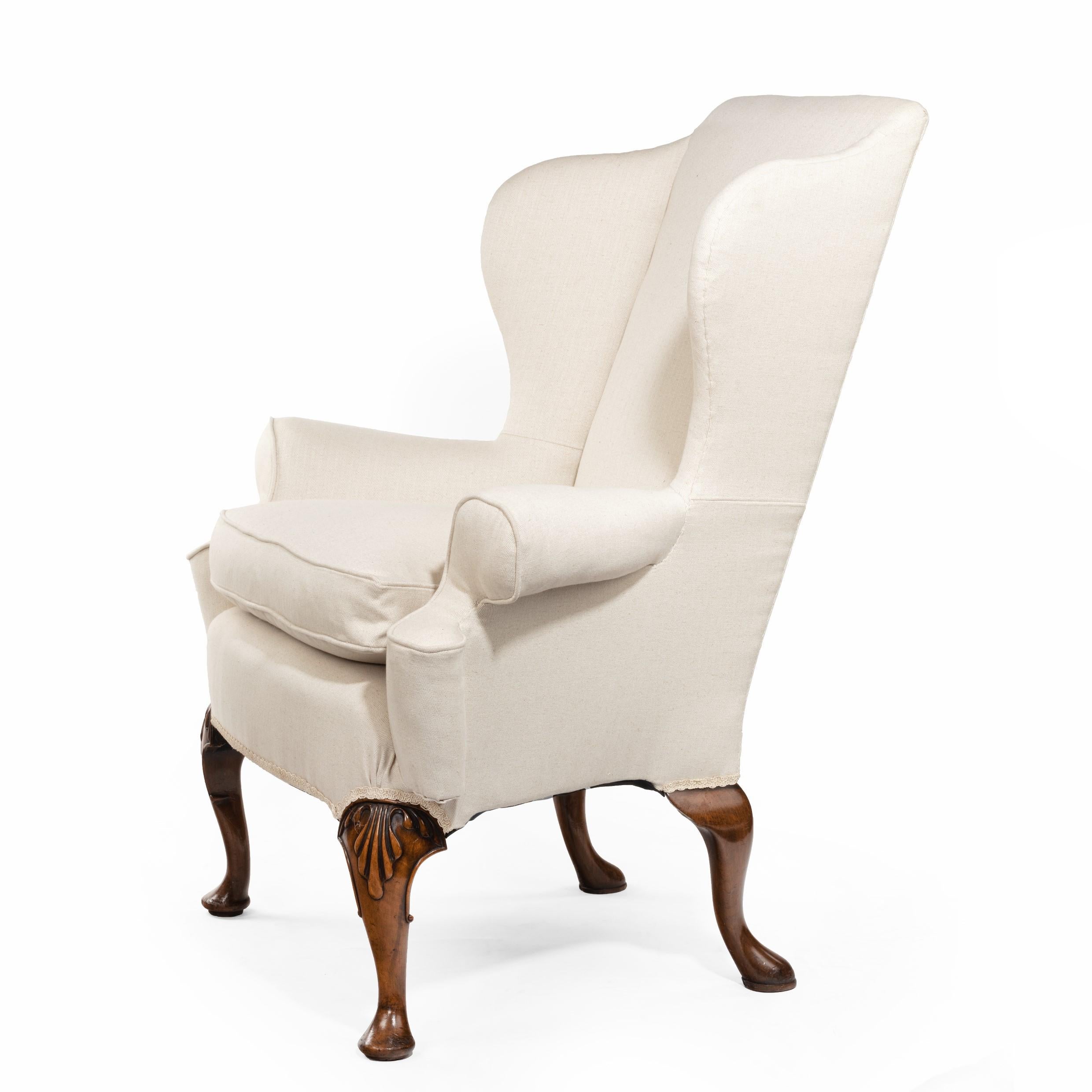 Queen Anne Style Walnut Wing Armchairs In Good Condition In Lymington, Hampshire