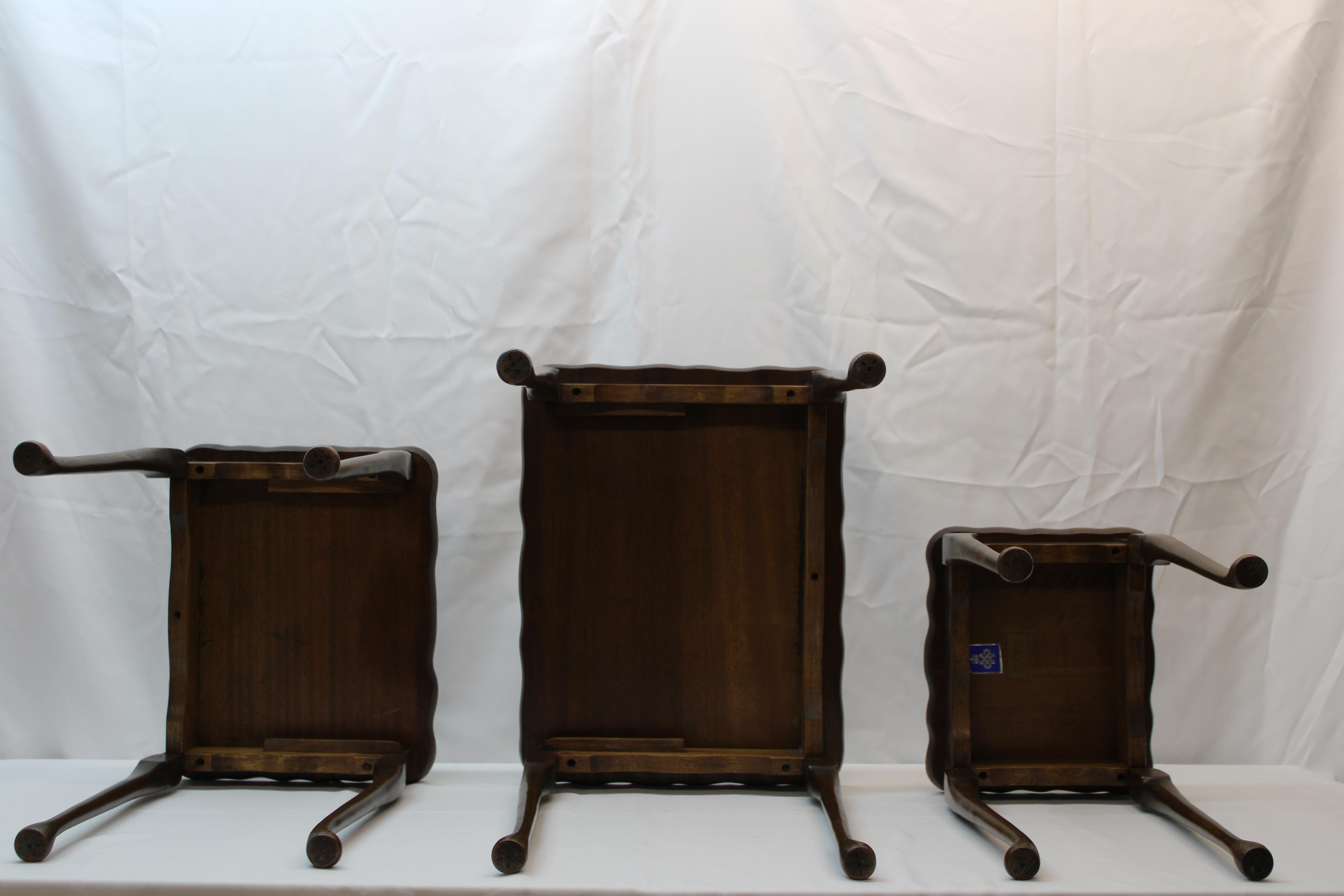 20th Century Queen Anne Styled Burled Wood Nesting Tables For Sale