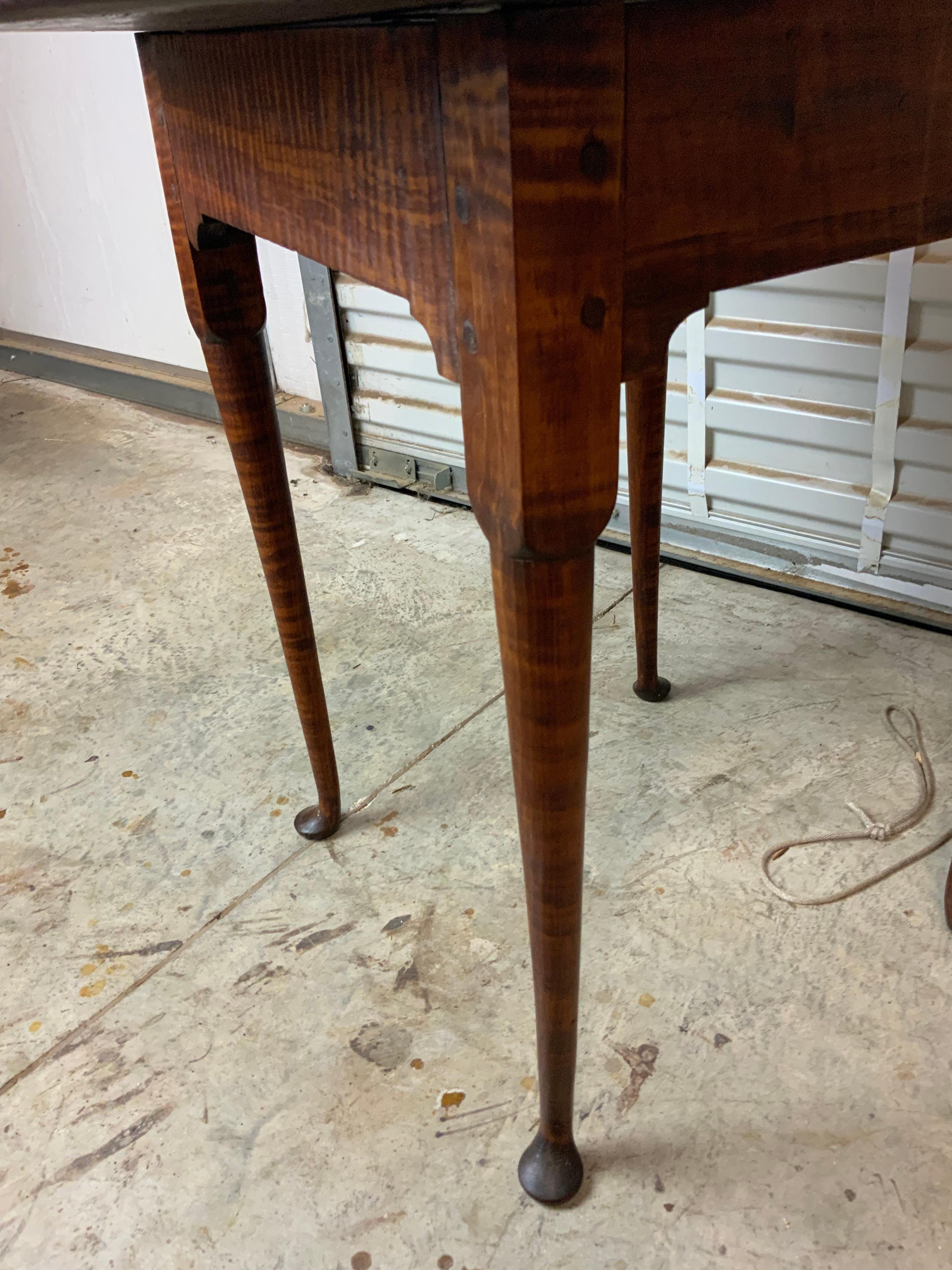 XVIIIe siècle Table de taverne Queen Anne en vente