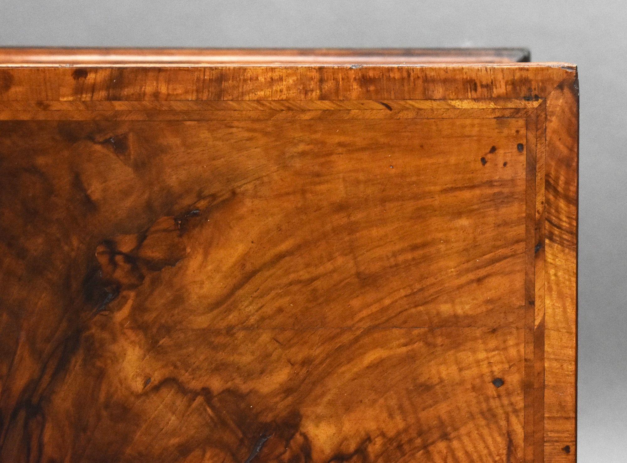 Queen Anne Walnut Chest of Drawers For Sale 2