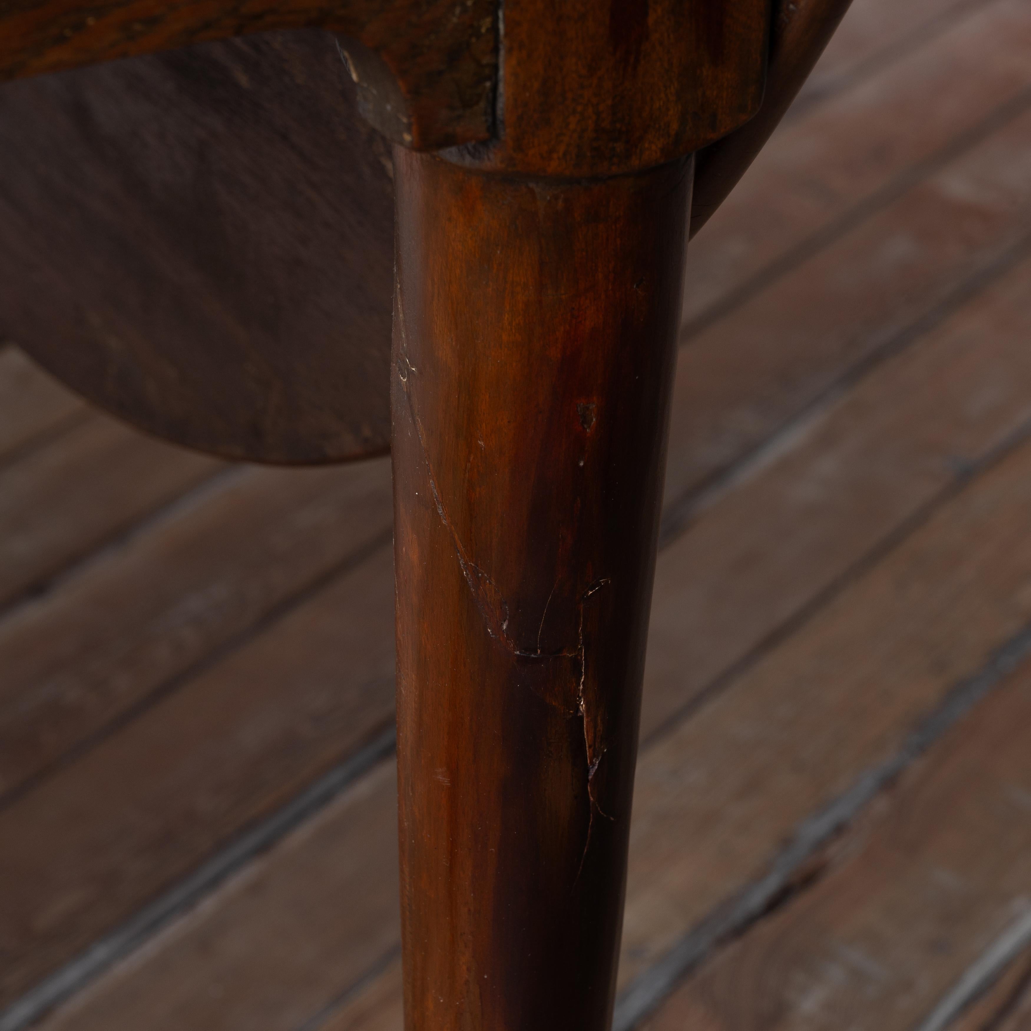 Queen Anne Walnut Drop-Leaf Table, c.1740 8
