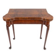 Queen Anne-Konzerina-Spieltisch aus Nussbaumholz mit Flip-Top, um 1720