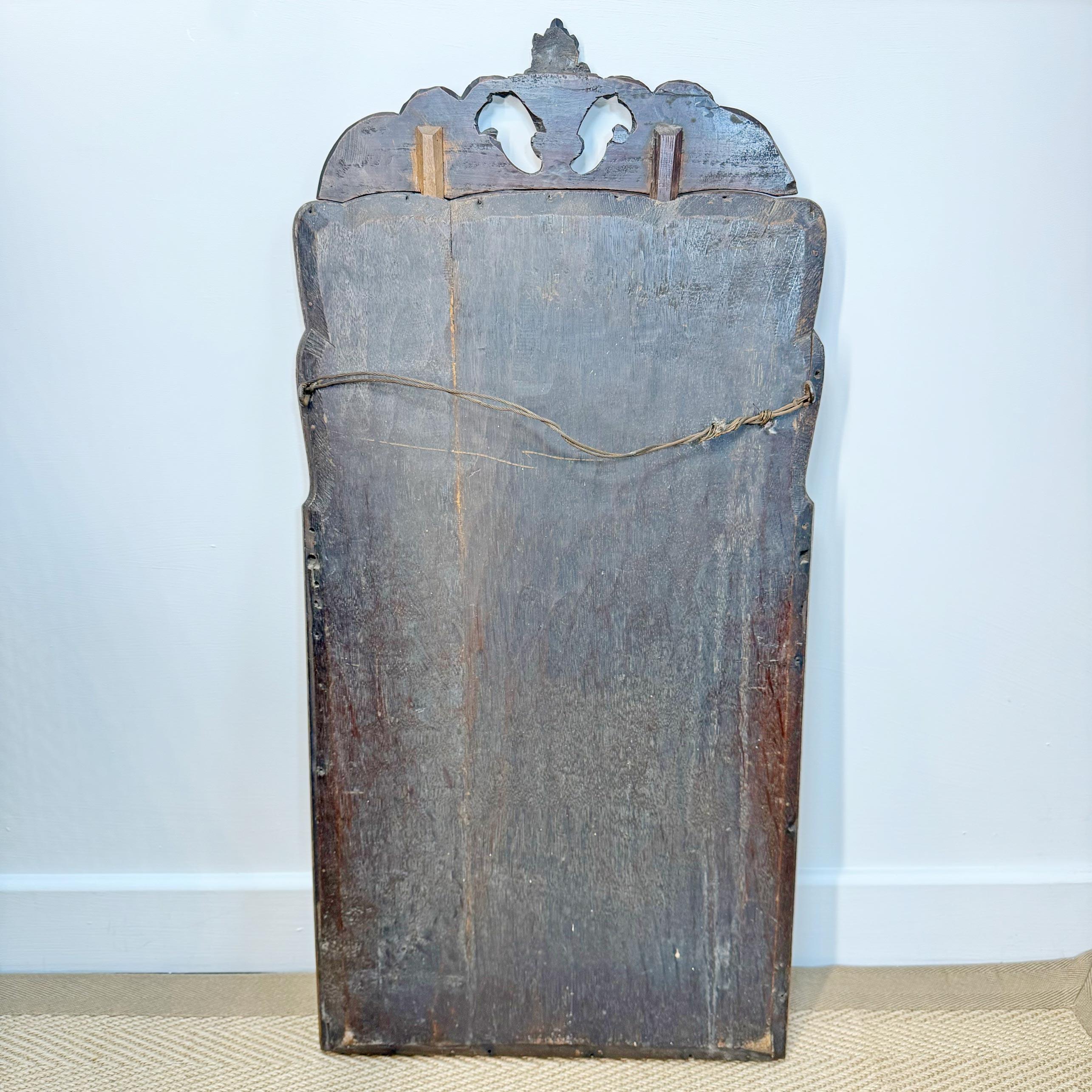 Espejo de nogal Queen Anne Circa 1715 en venta 4