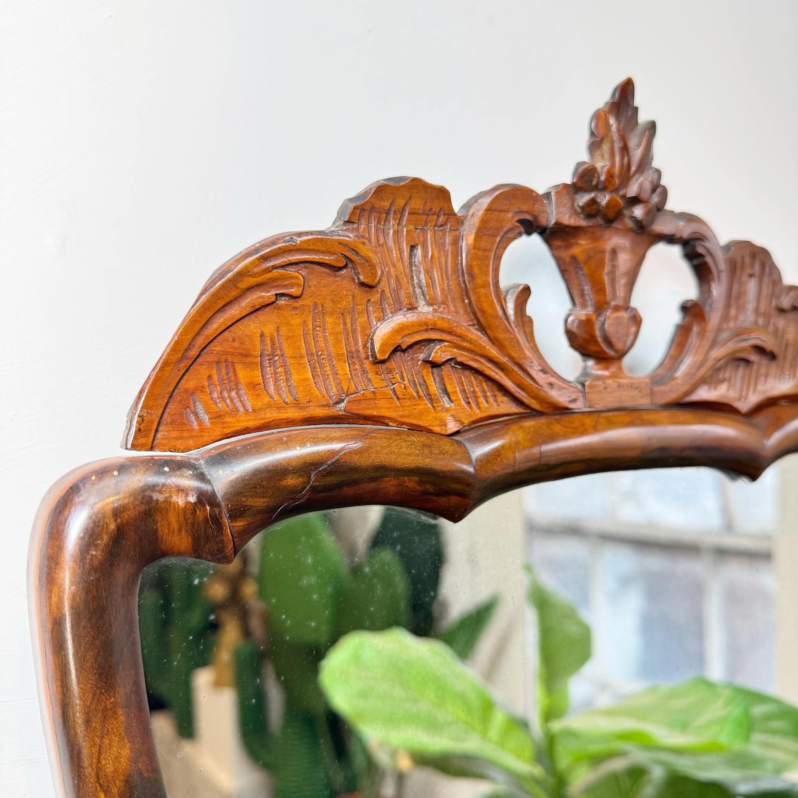 Espejo de nogal Queen Anne Circa 1715 en venta 1