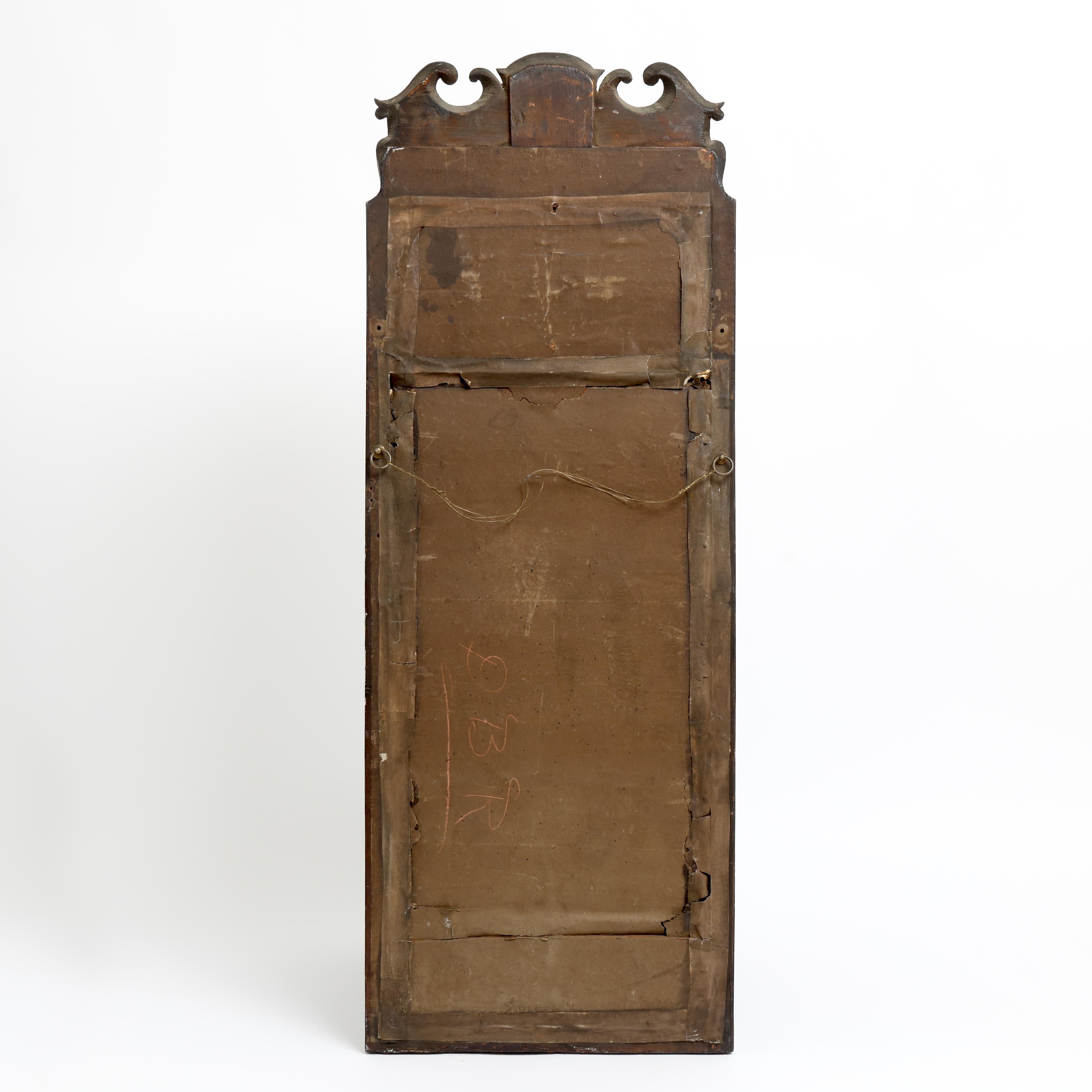 Queen Anne walnut pier mirror c.1710 Circa 1710 Un fino y raro perio de la Queen Anne Nogal en venta