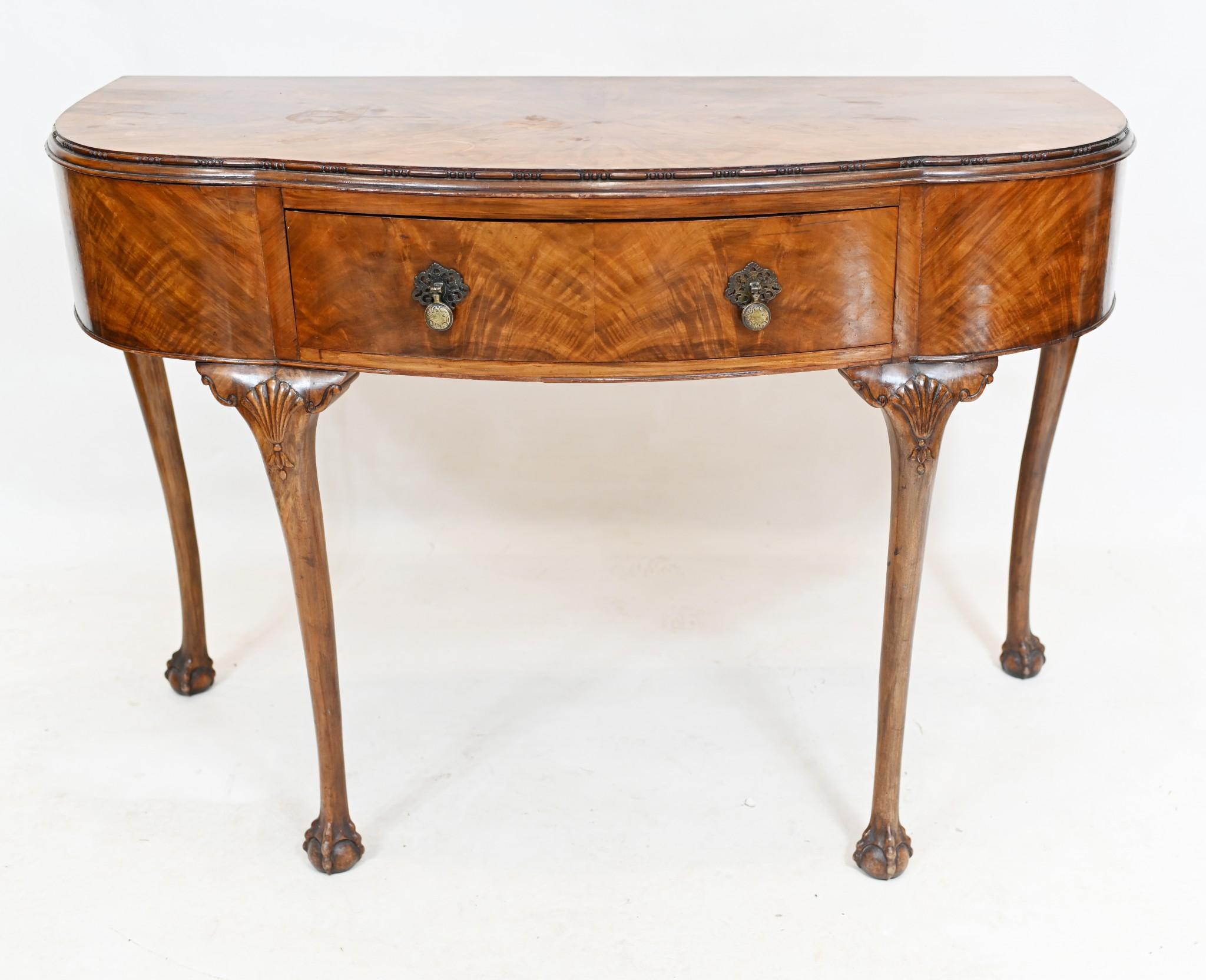 Queen Anne Walnut Sideboard Server Bow Front Buffet For Sale 5