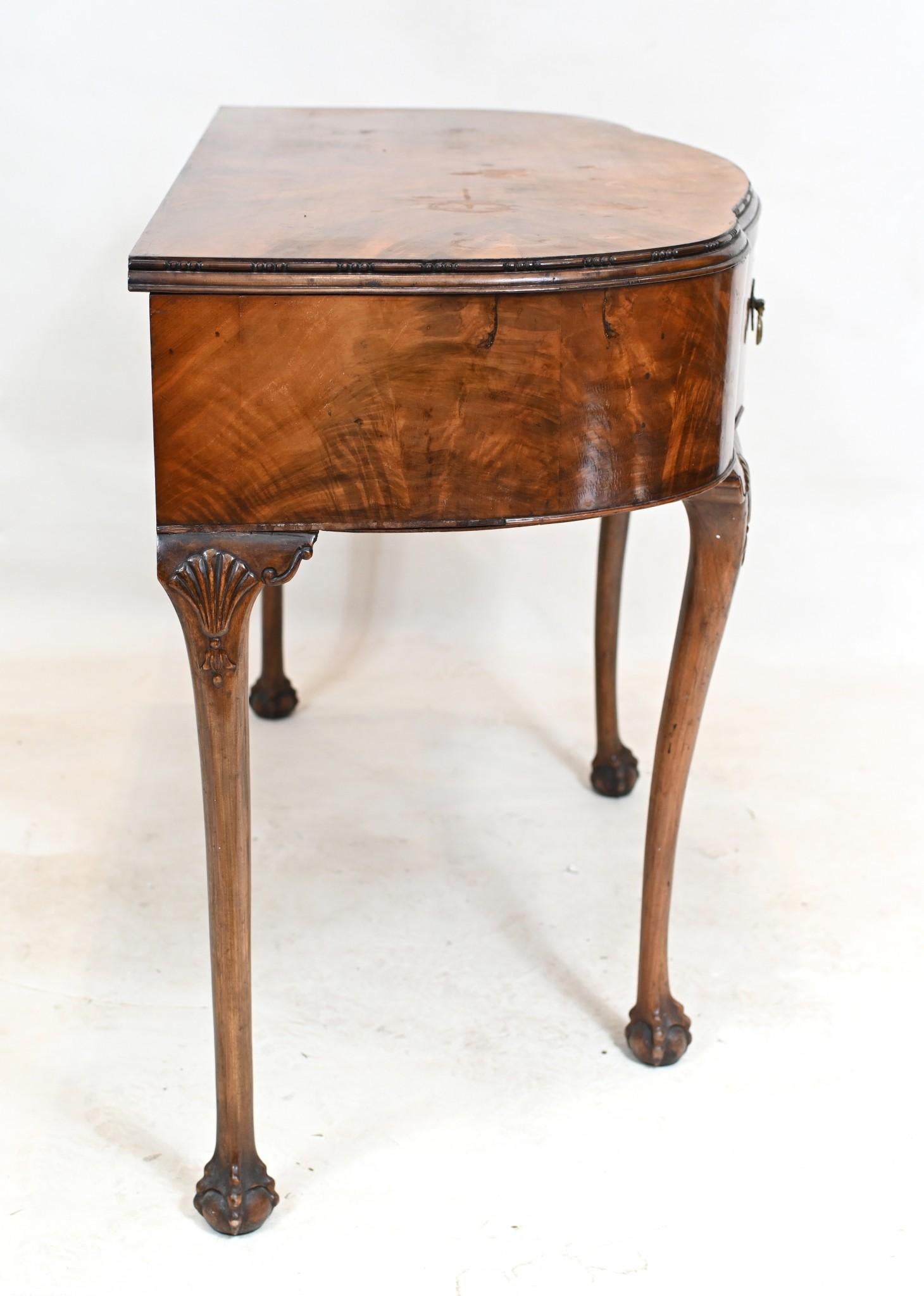 Queen Anne Walnut Sideboard Server Bow Front Buffet In Good Condition For Sale In Potters Bar, GB