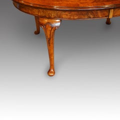 English Queen Anne style Walnut Dining Table Edwardian, Waring & Gillow, 1910